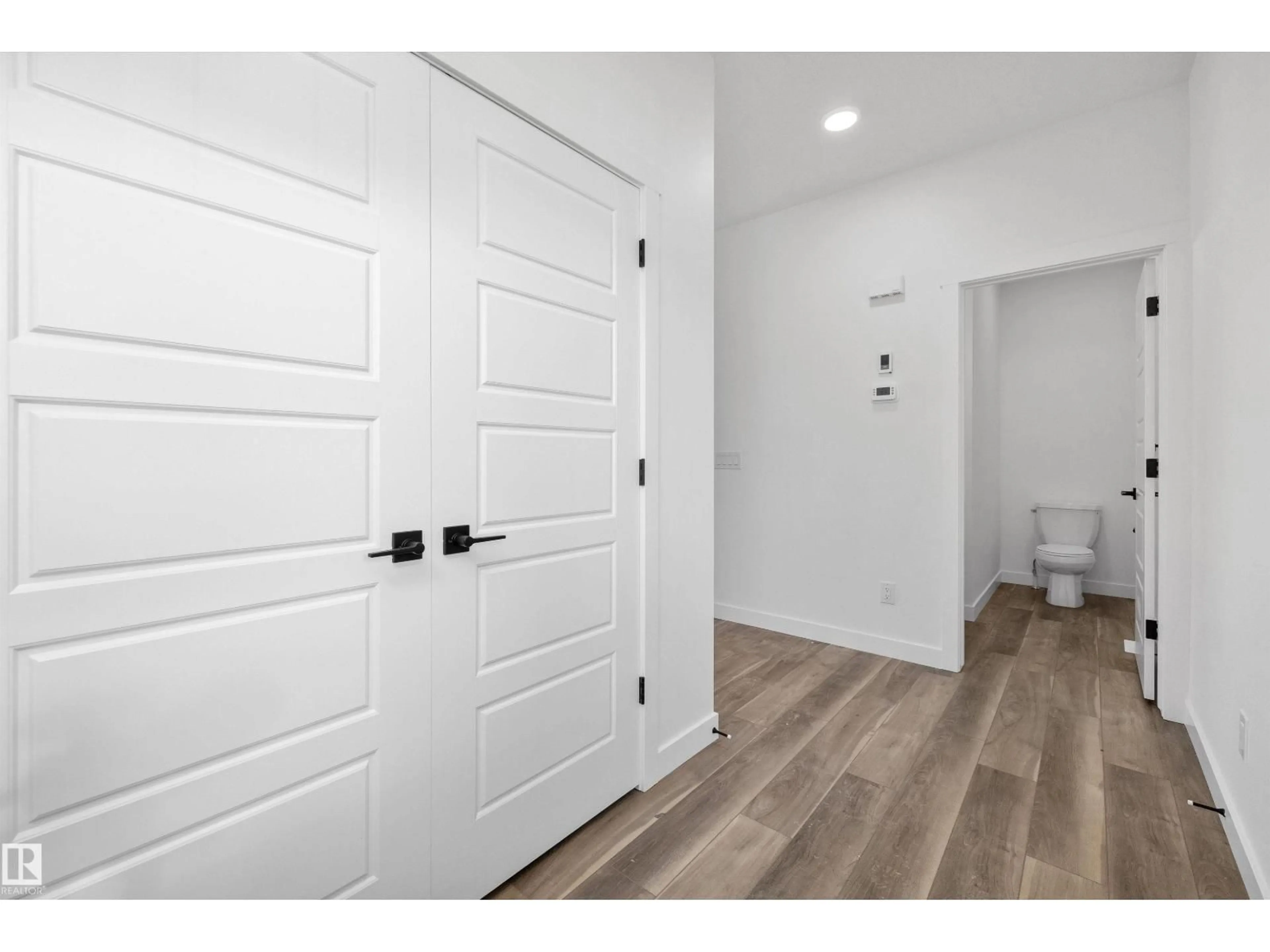 Indoor entryway for 1166 SOUTH CREEK WD, Stony Plain Alberta T9G0M7