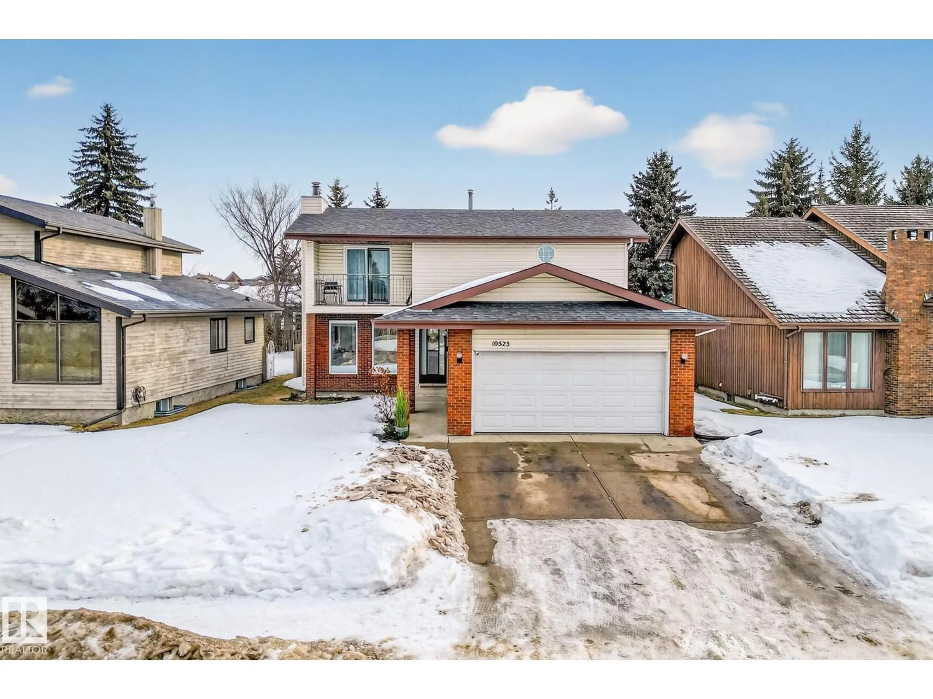 A pic from outside/outdoor area/front of a property/back of a property/a pic from drone, street for 10523 17 AV, Edmonton Alberta T6J5C2