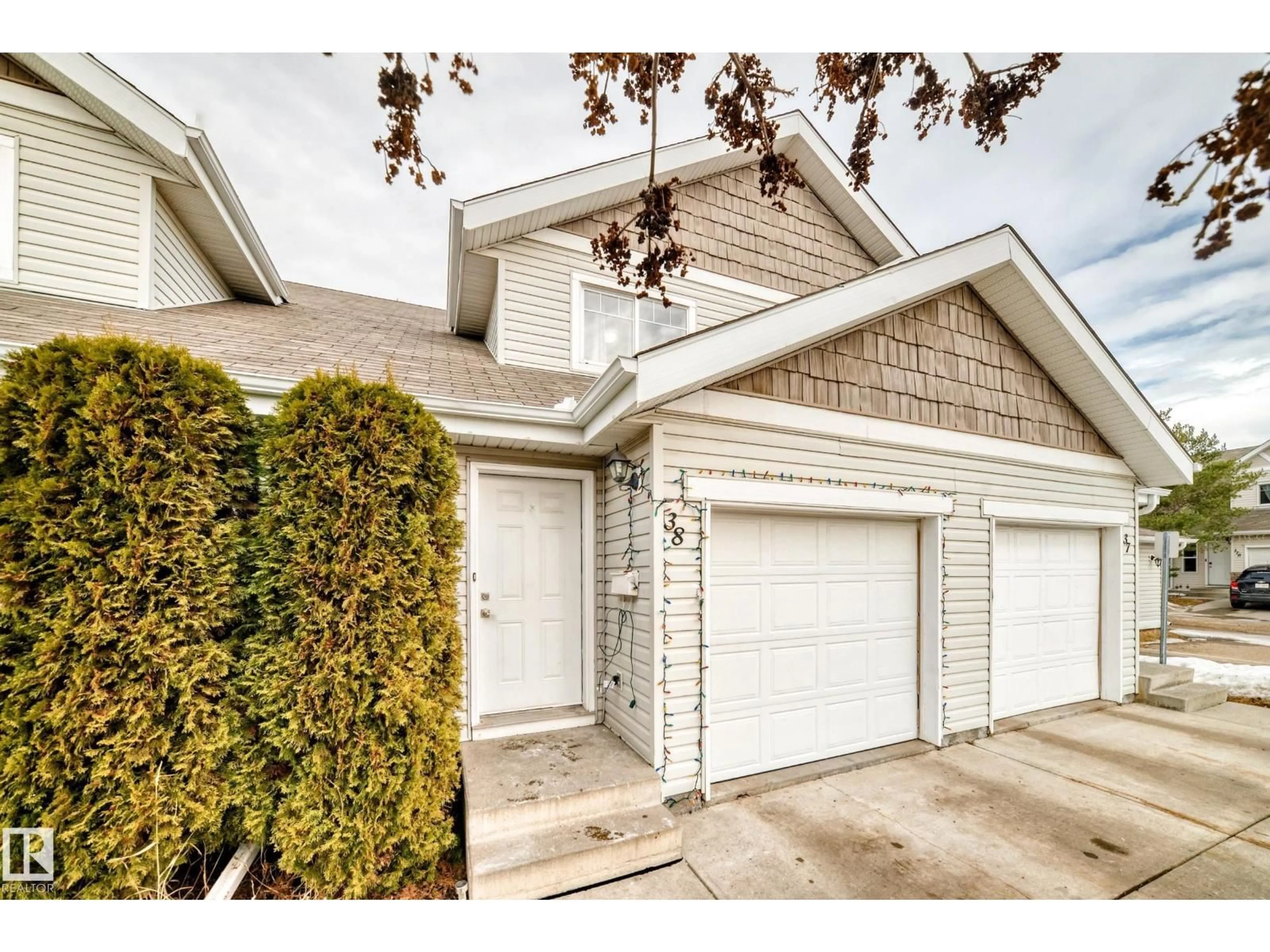 Unknown for 38-150 EDWARDS DR, Edmonton Alberta T6X1M4