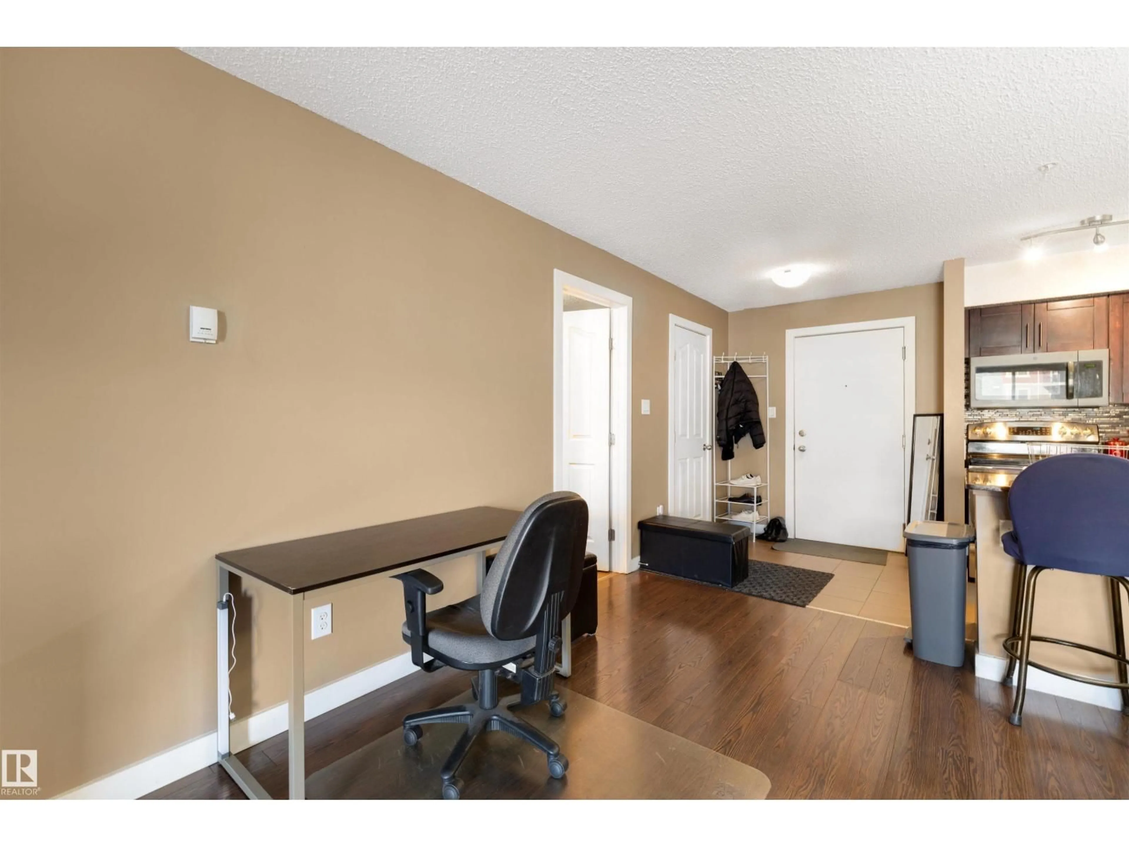 Unknown for 303 - 1080 MCCONACHIE BV, Edmonton Alberta T5Y0X2