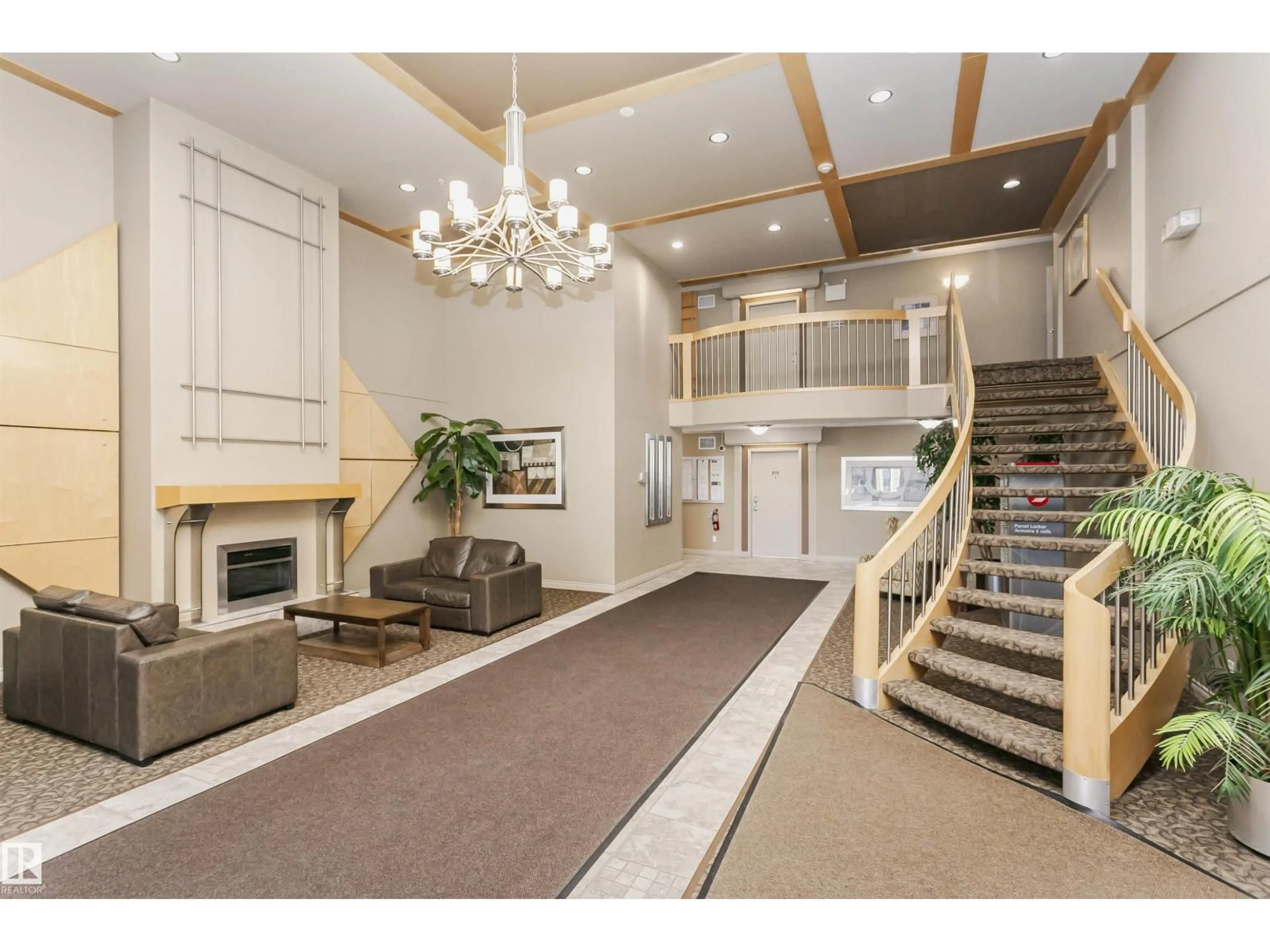 Indoor foyer for 307 - 10311 111 ST NW, Edmonton Alberta T5K2Y8
