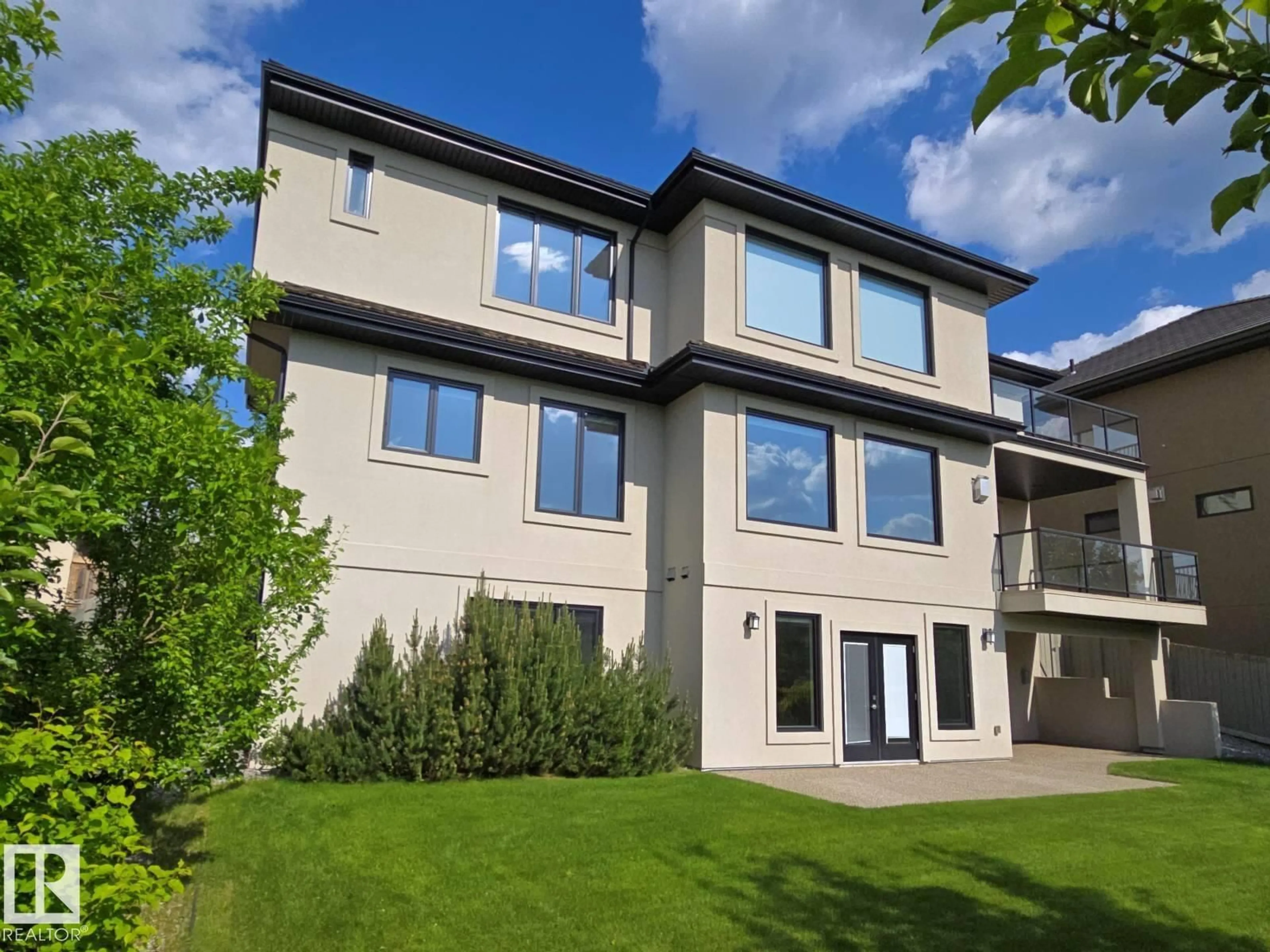 Home with vinyl exterior material, building for 3310 WATSON BA, Edmonton Alberta T6W0P2