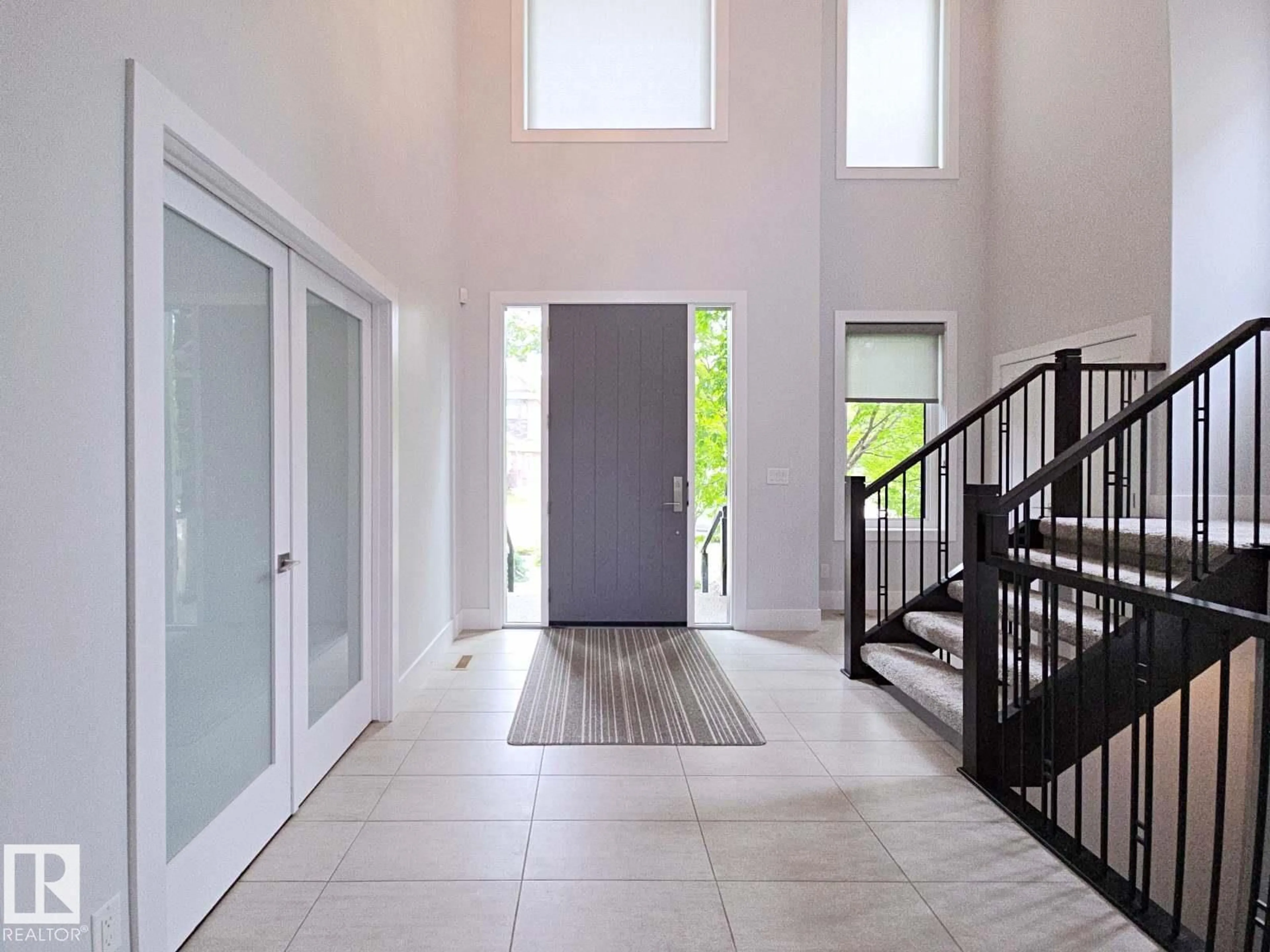 Indoor entryway for 3310 WATSON BA, Edmonton Alberta T6W0P2