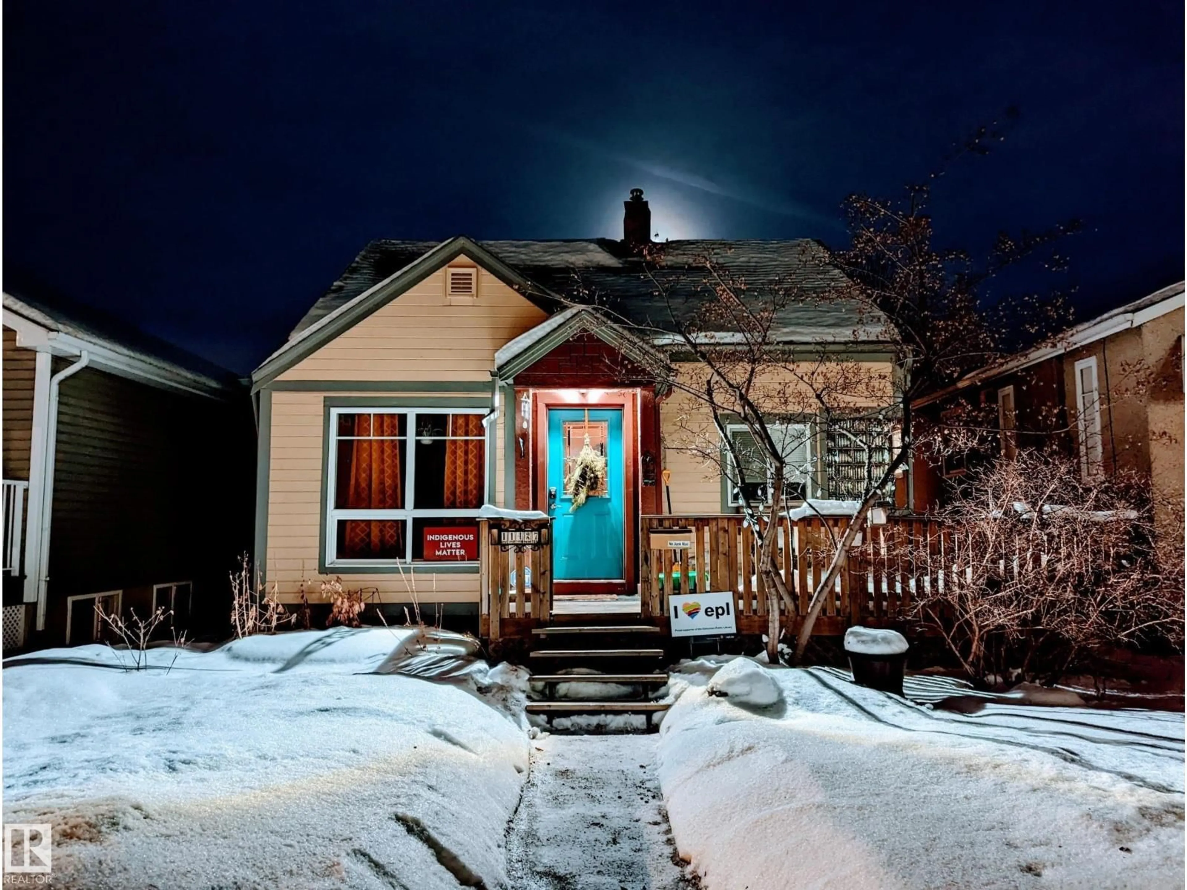 Unknown for NW - 11427 68 ST, Edmonton Alberta T5B1N9