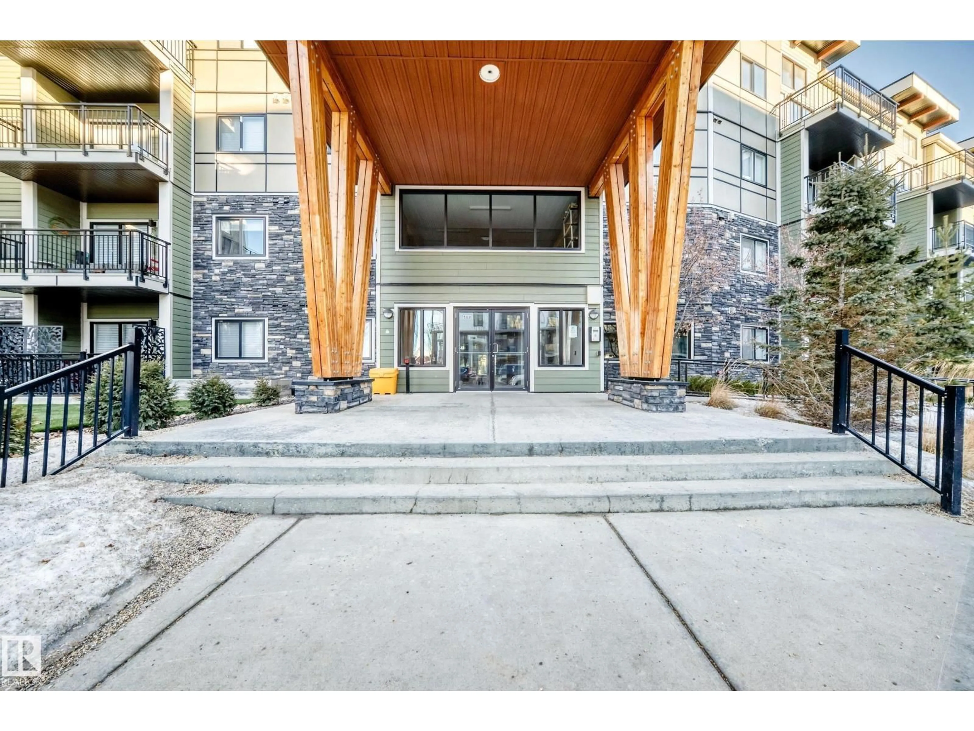 Indoor foyer for #322 - 560 GRIESBACH PARADE, Edmonton Alberta T5E6X1