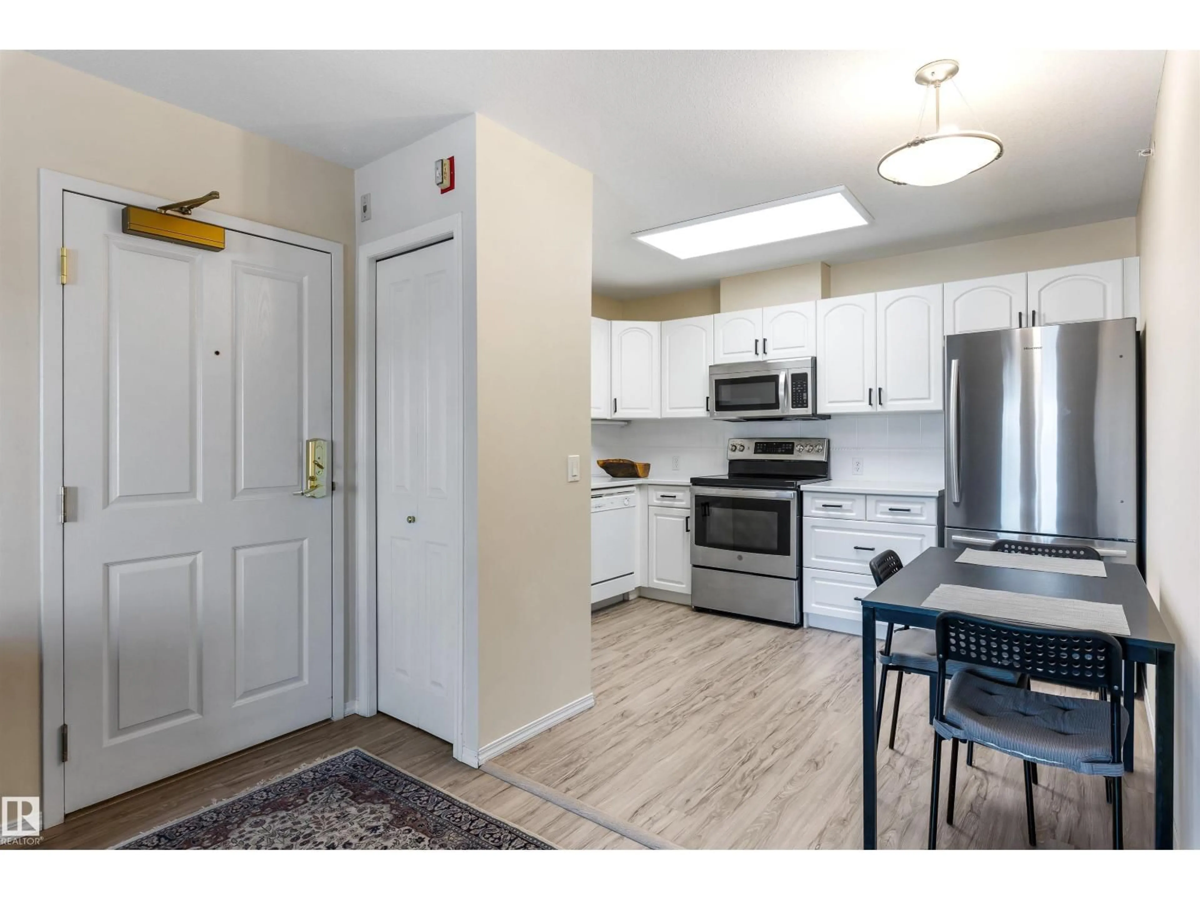 Standard kitchen, unknown for #402 - 78 MCKENNEY AV, St. Albert Alberta T8N1L9