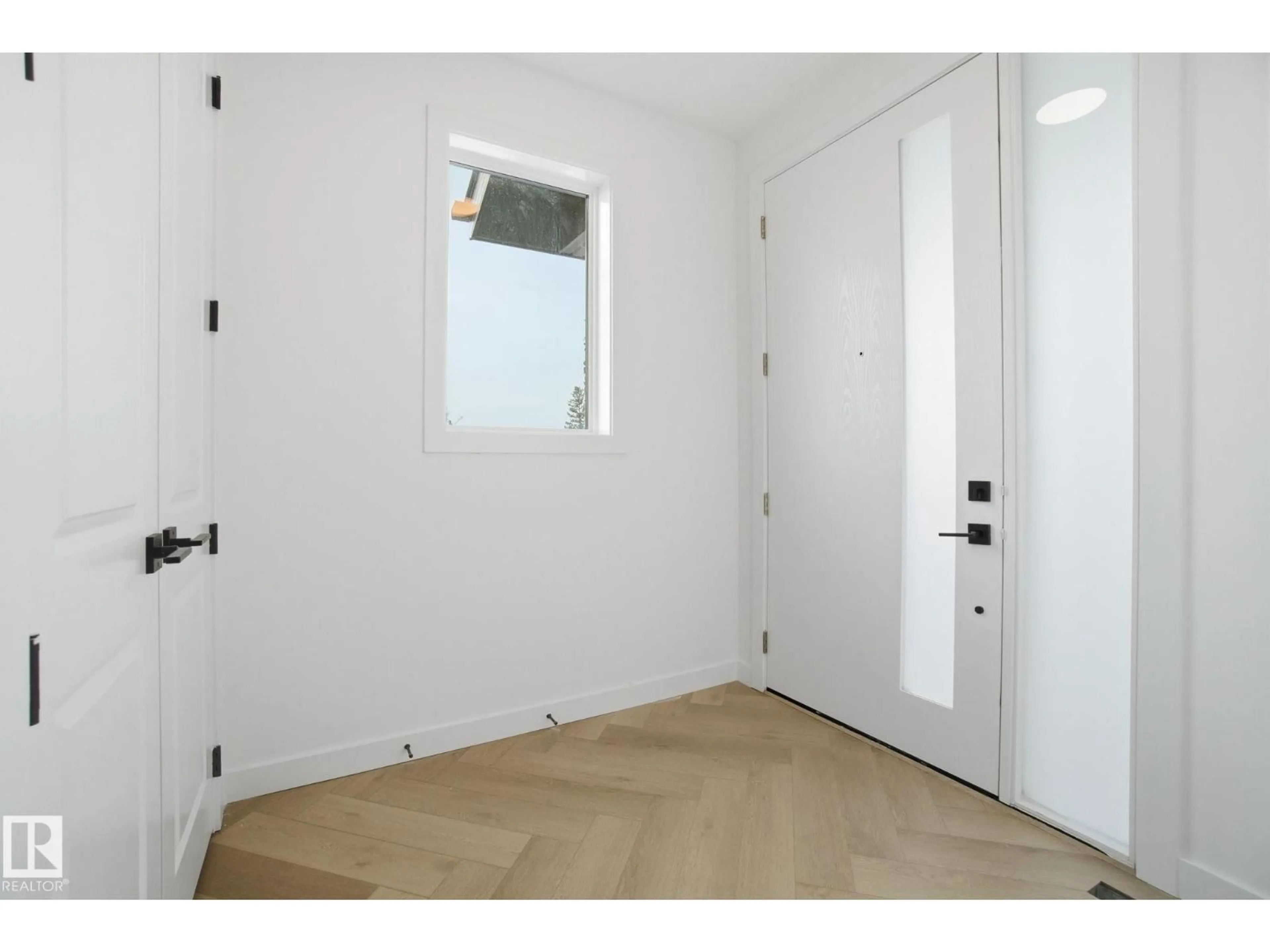 Indoor entryway for 17107 3 ST, Edmonton Alberta T5Y4G8