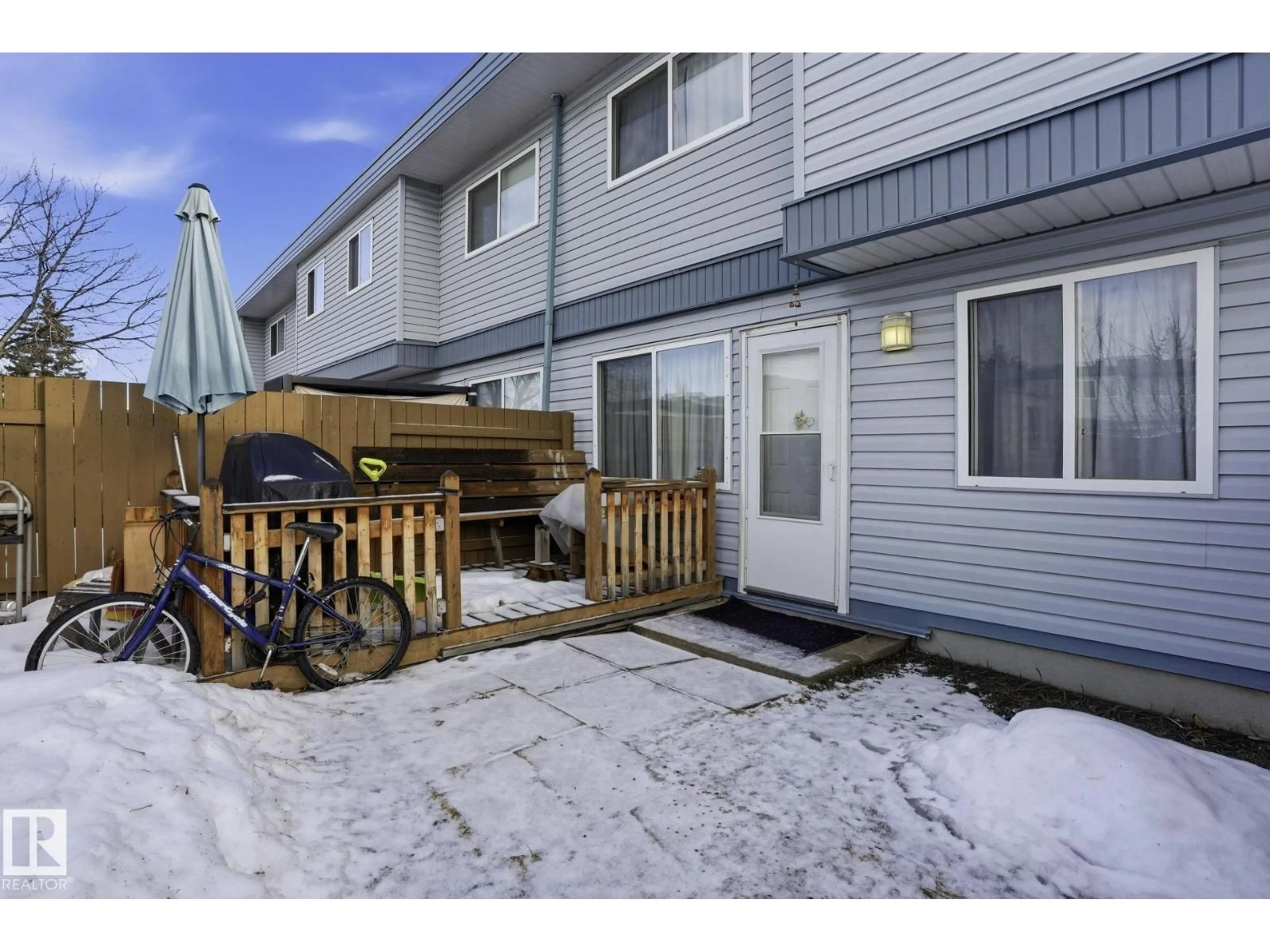 Patio, street for 16B - 18305 89 AV, Edmonton Alberta T5T1X2