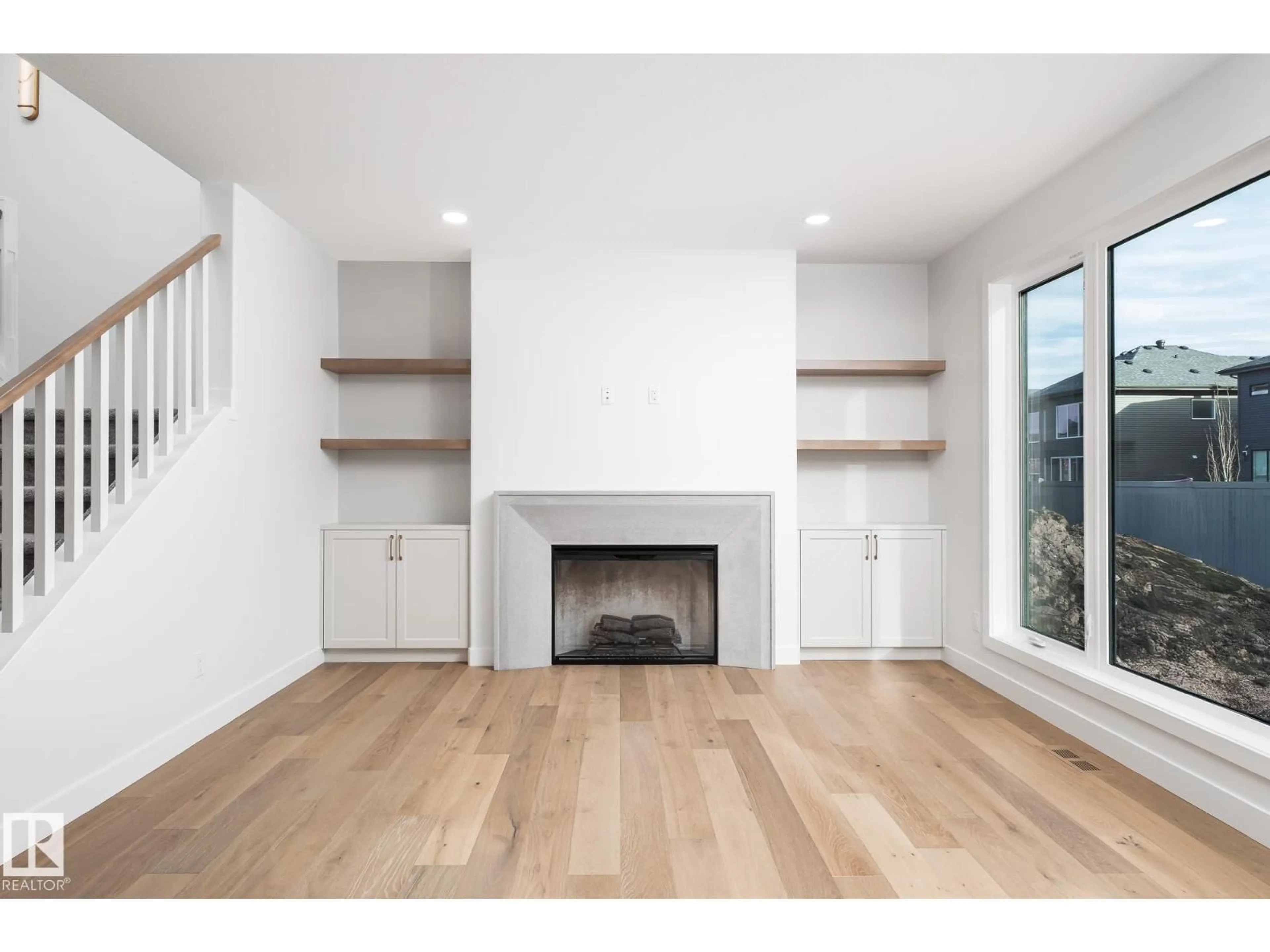 A pic of a room for 6884 KNOX LOOP SW, Edmonton Alberta T6W4R3