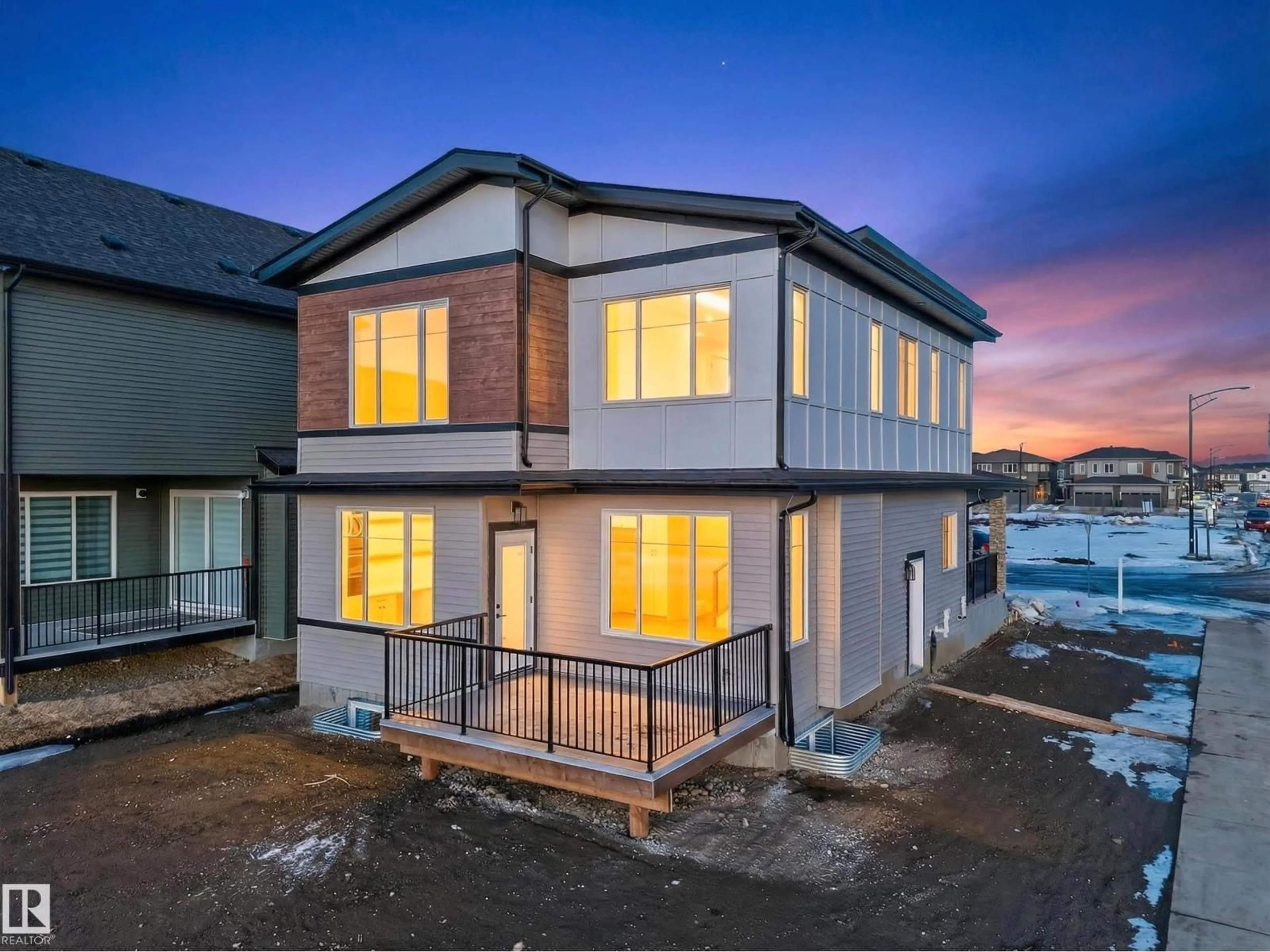 A pic from outside/outdoor area/front of a property/back of a property/a pic from drone, unknown for 8924 MAYDAY WAY, Edmonton Alberta T6X3E9