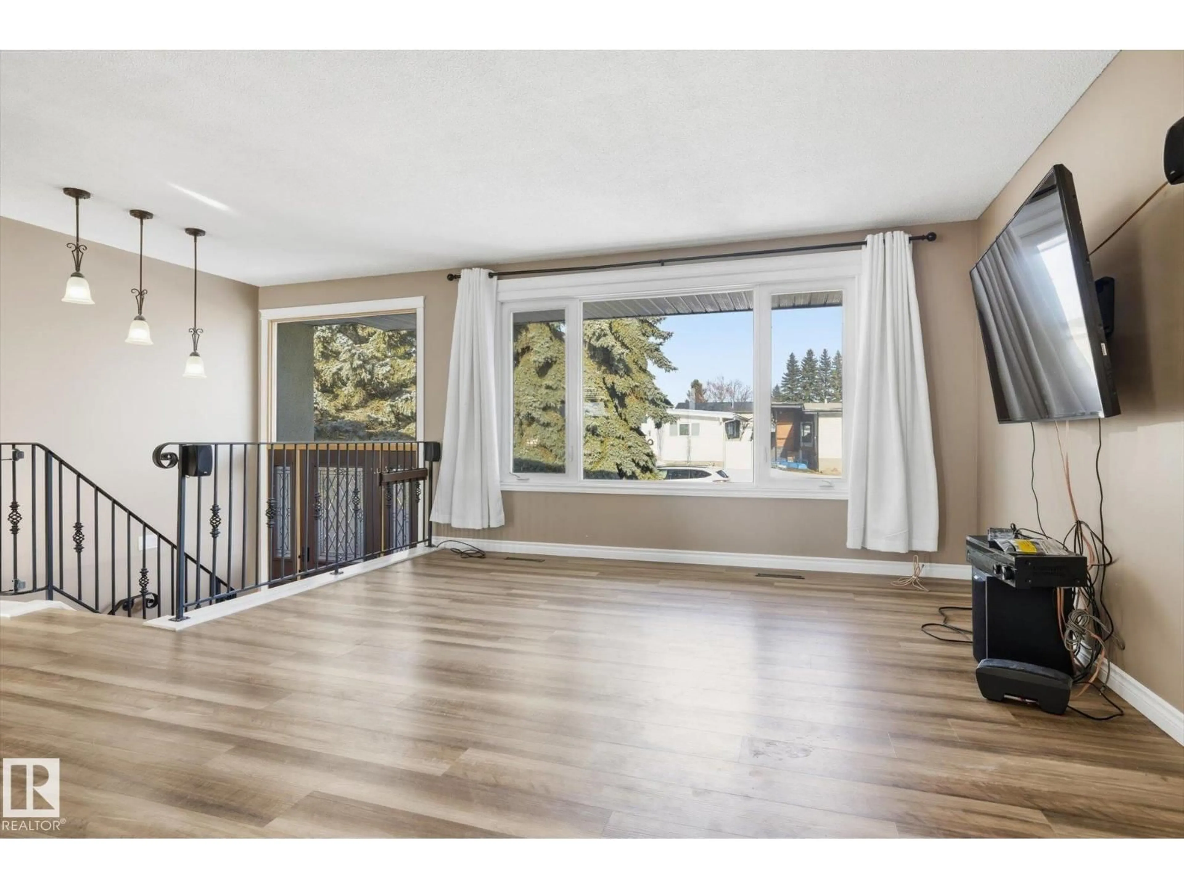 Unknown for NW - 7807 145 AV, Edmonton Alberta T5C2S5