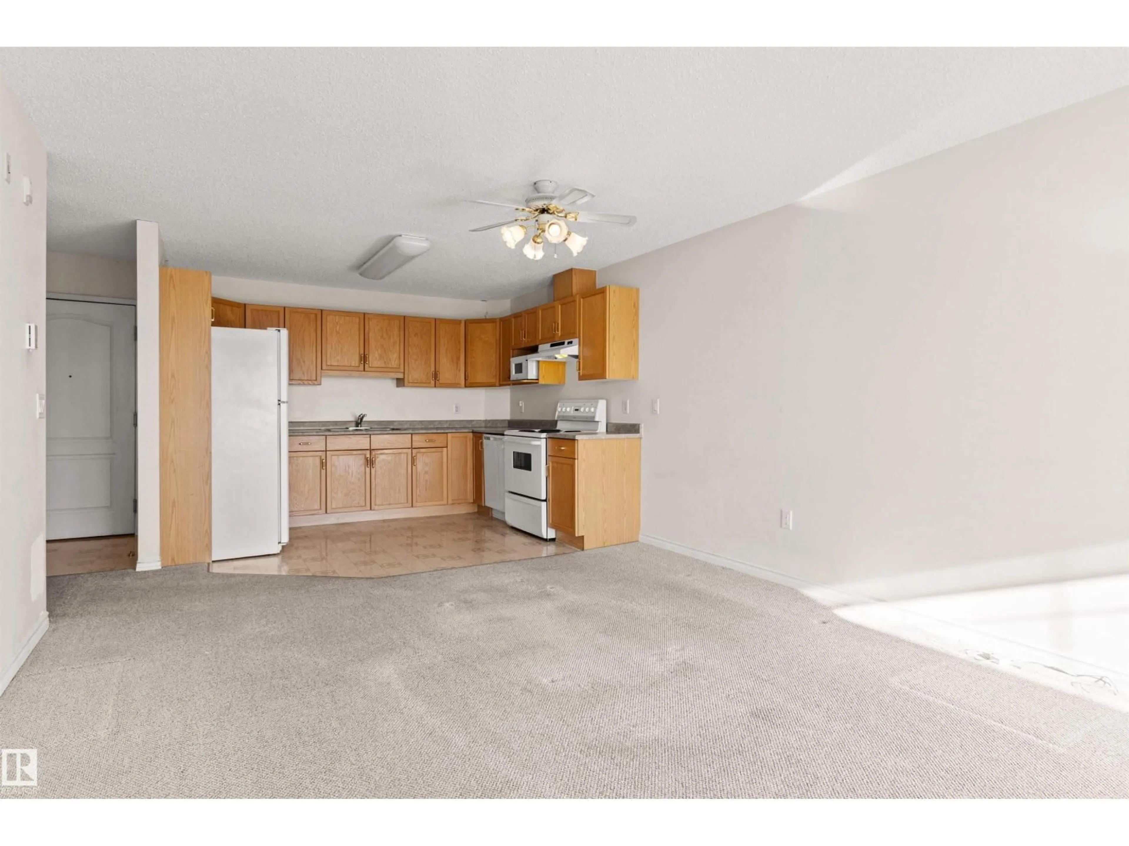 Standard kitchen, unknown for 433 2741 55 ST NW, Edmonton Alberta T6L7G7