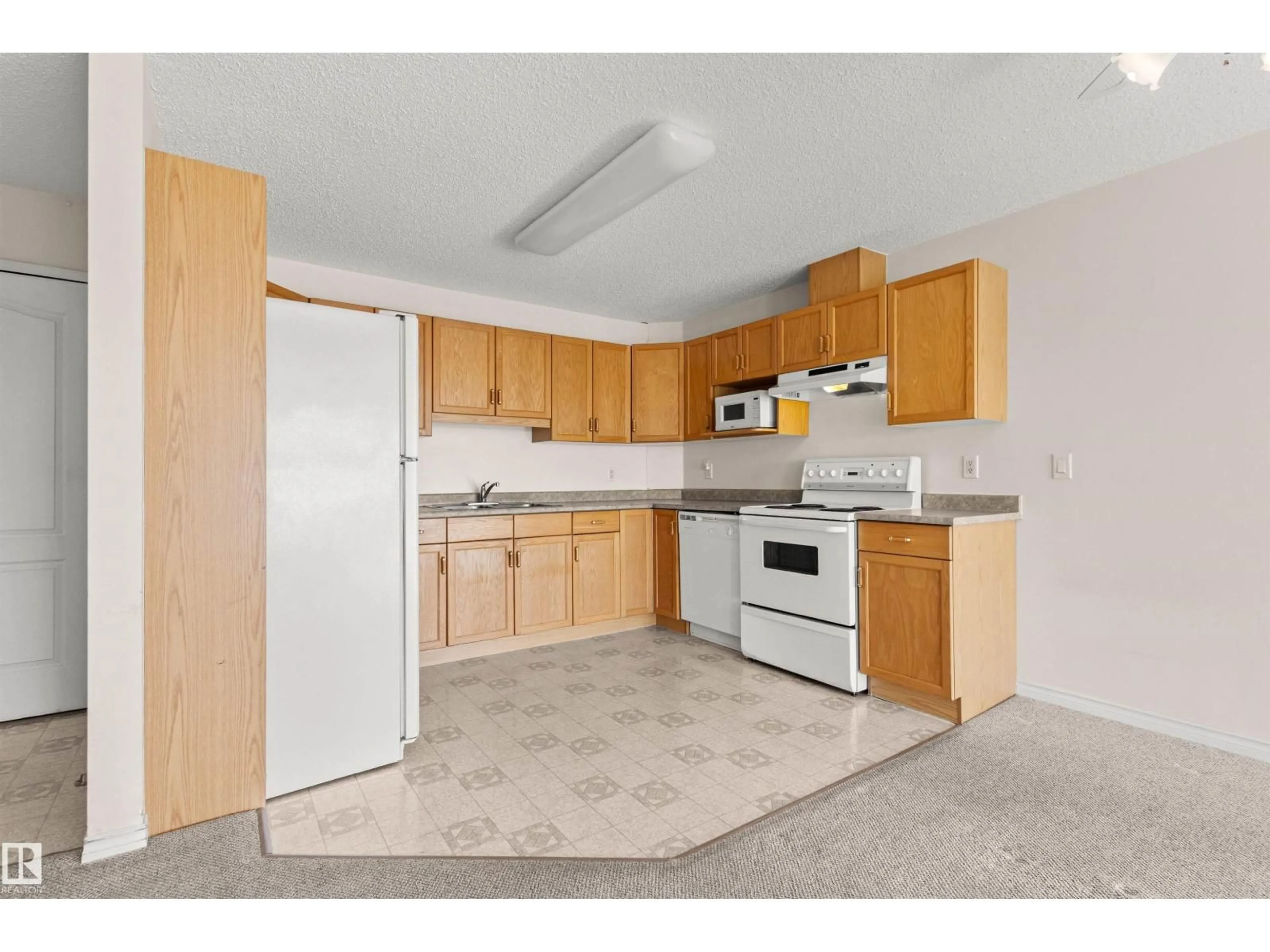 Standard kitchen, unknown for 433 2741 55 ST NW, Edmonton Alberta T6L7G7