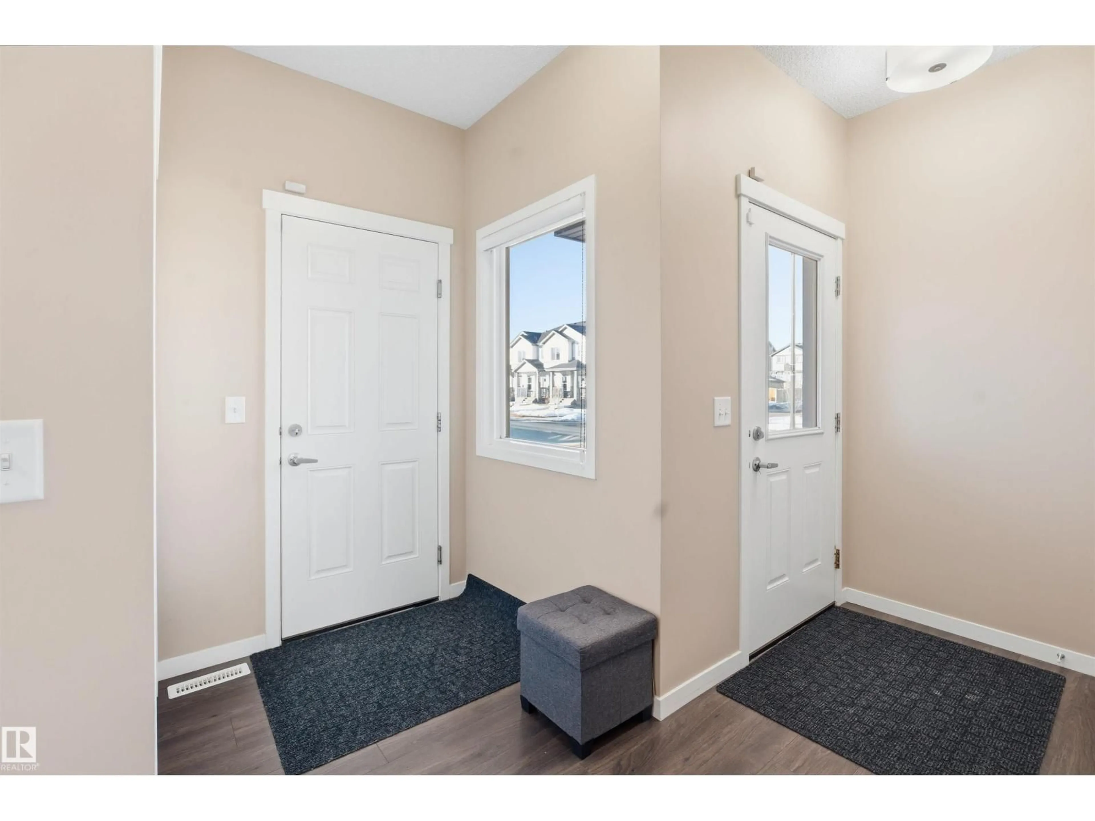 Indoor entryway for 5003 ANDISON CL, Edmonton Alberta T6W3T3