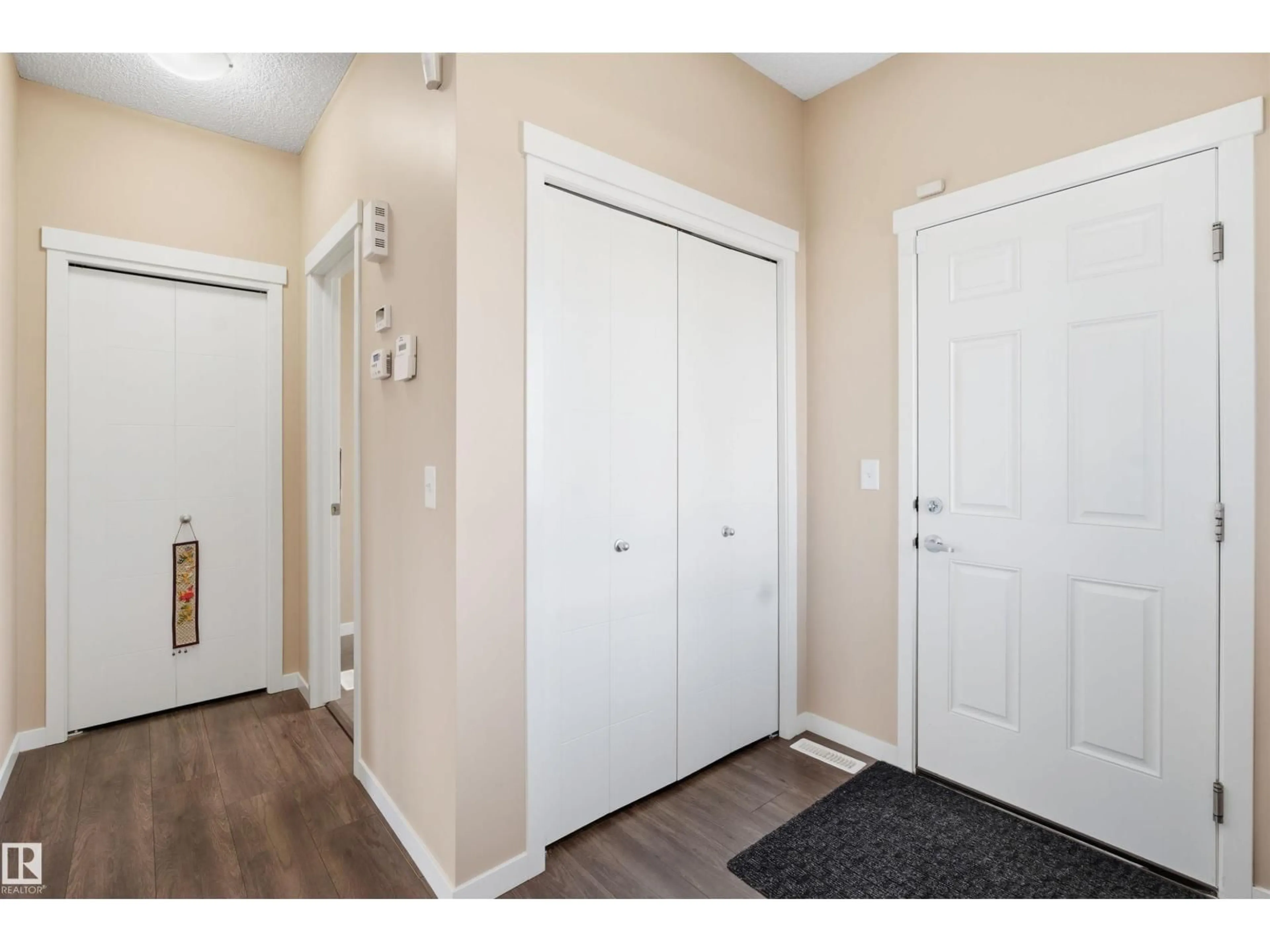 Indoor entryway for 5003 ANDISON CL, Edmonton Alberta T6W3T3
