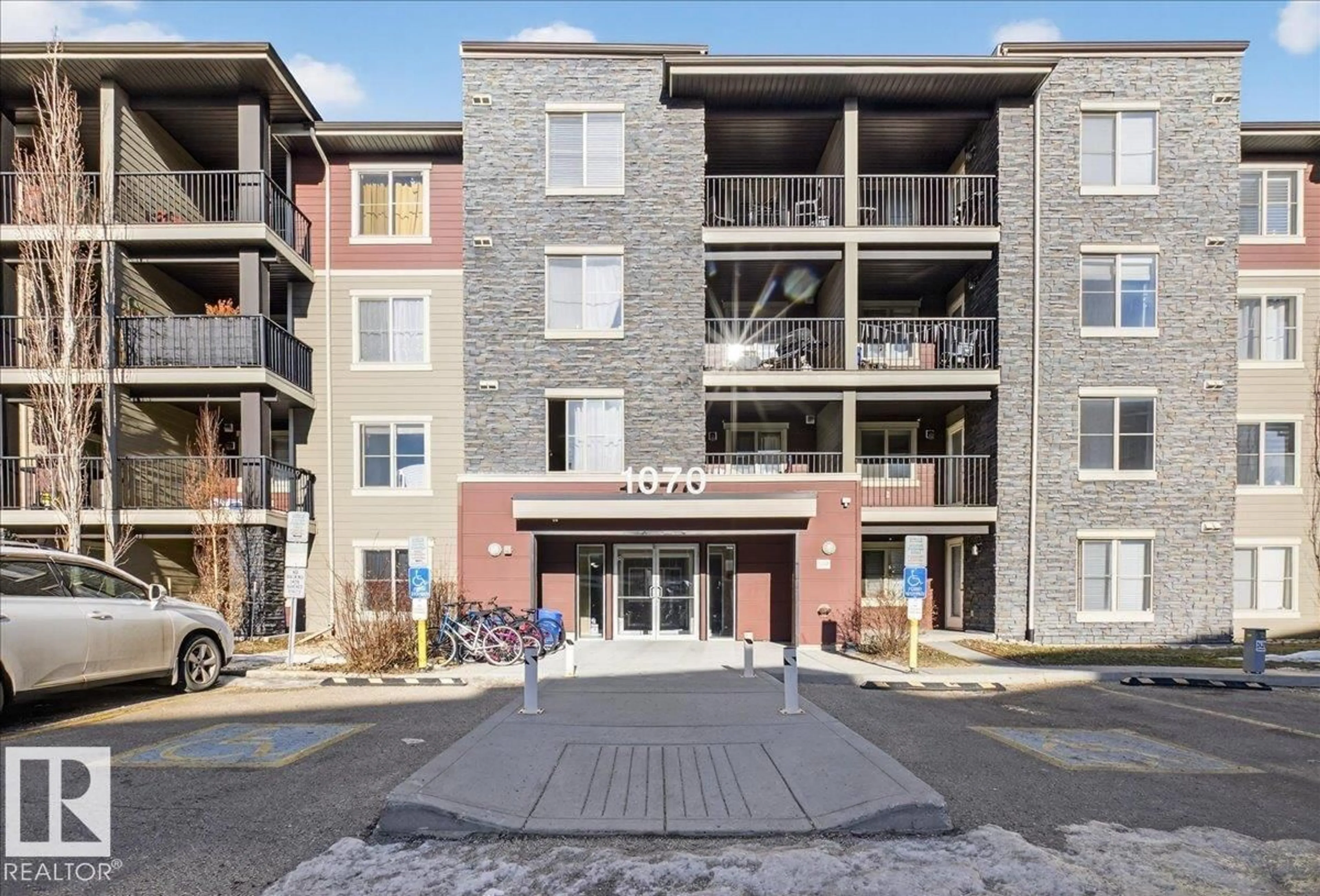 Unknown for 213 - 1070 MCCONACHIE BV, Edmonton Alberta T5Y0X1