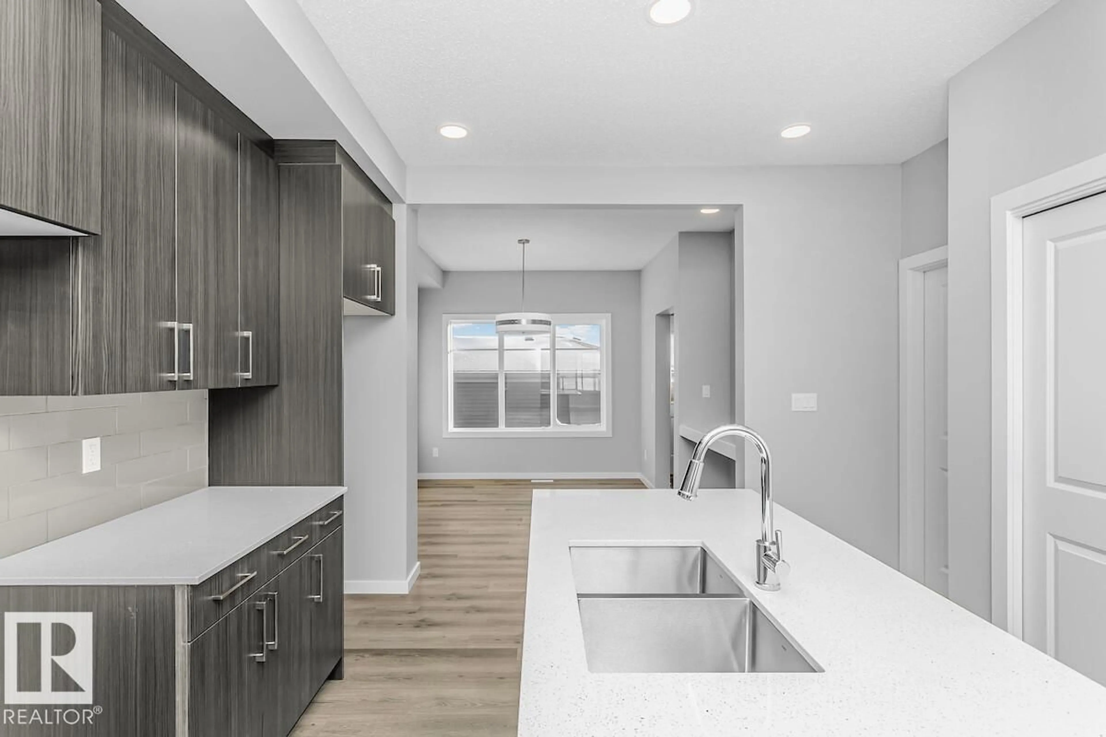 Open concept kitchen, ceramic/tile floor for 719 CAMBRIAN BV, Sherwood Park Alberta T6H2Z1