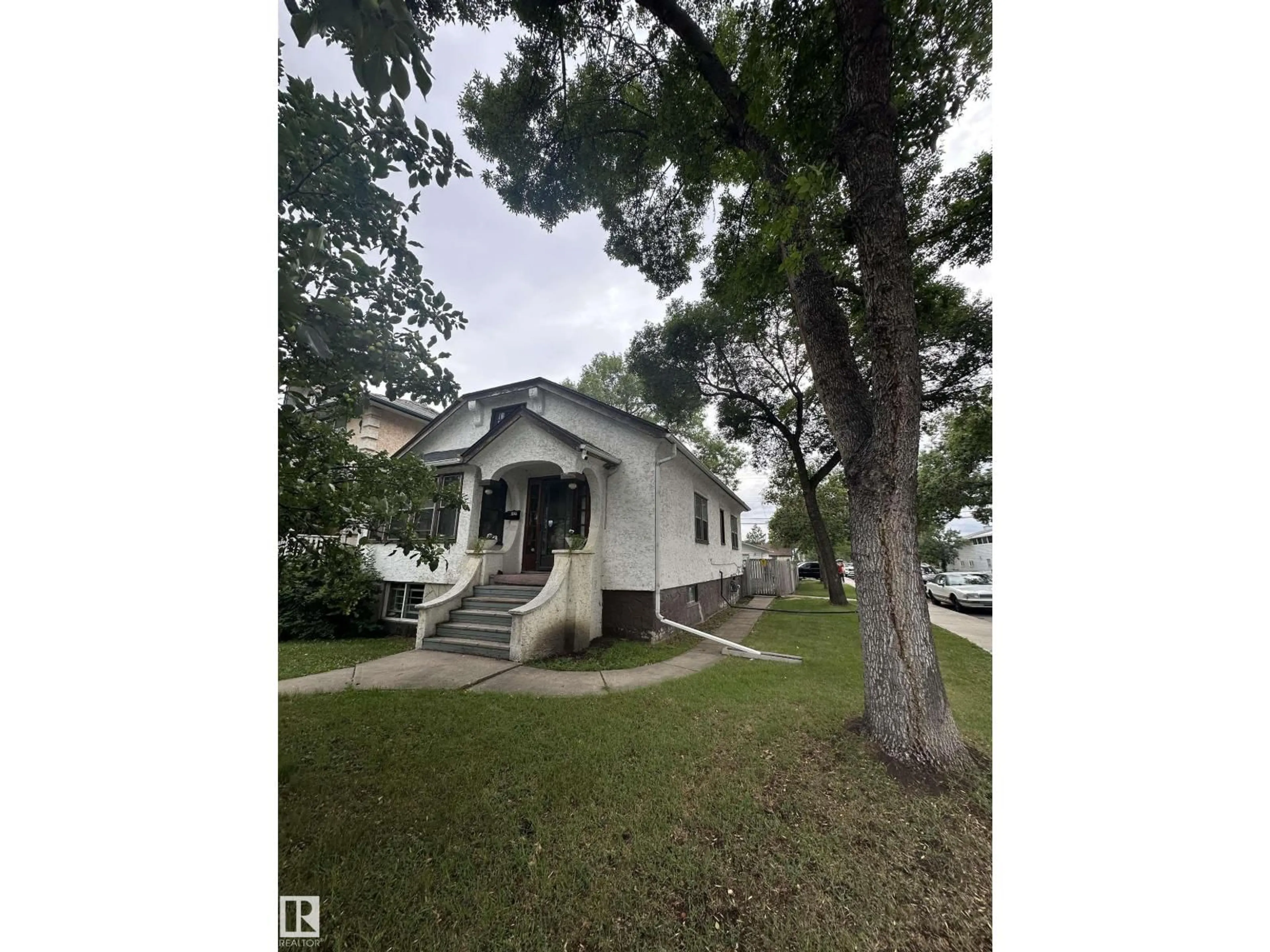 Unknown for 11548 97 ST, Edmonton Alberta T5G1X8