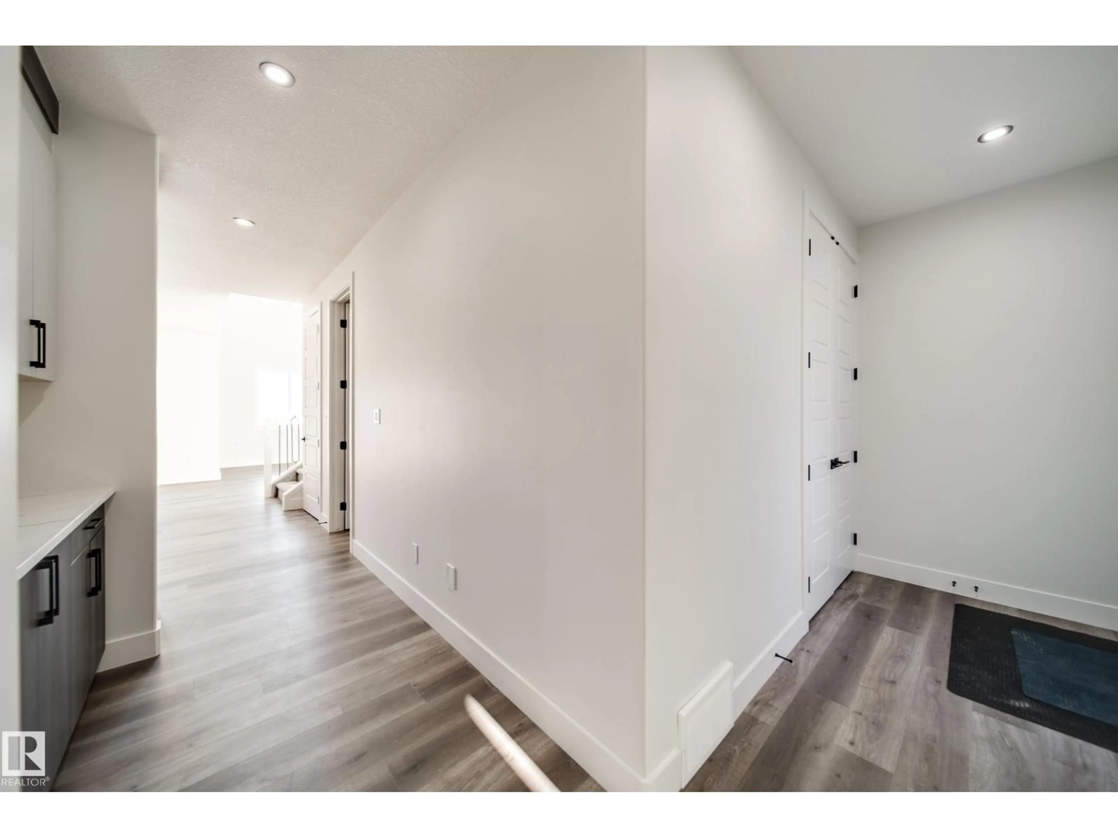 Indoor entryway for NW - 7023 177 AV, Edmonton Alberta T5Z0W9