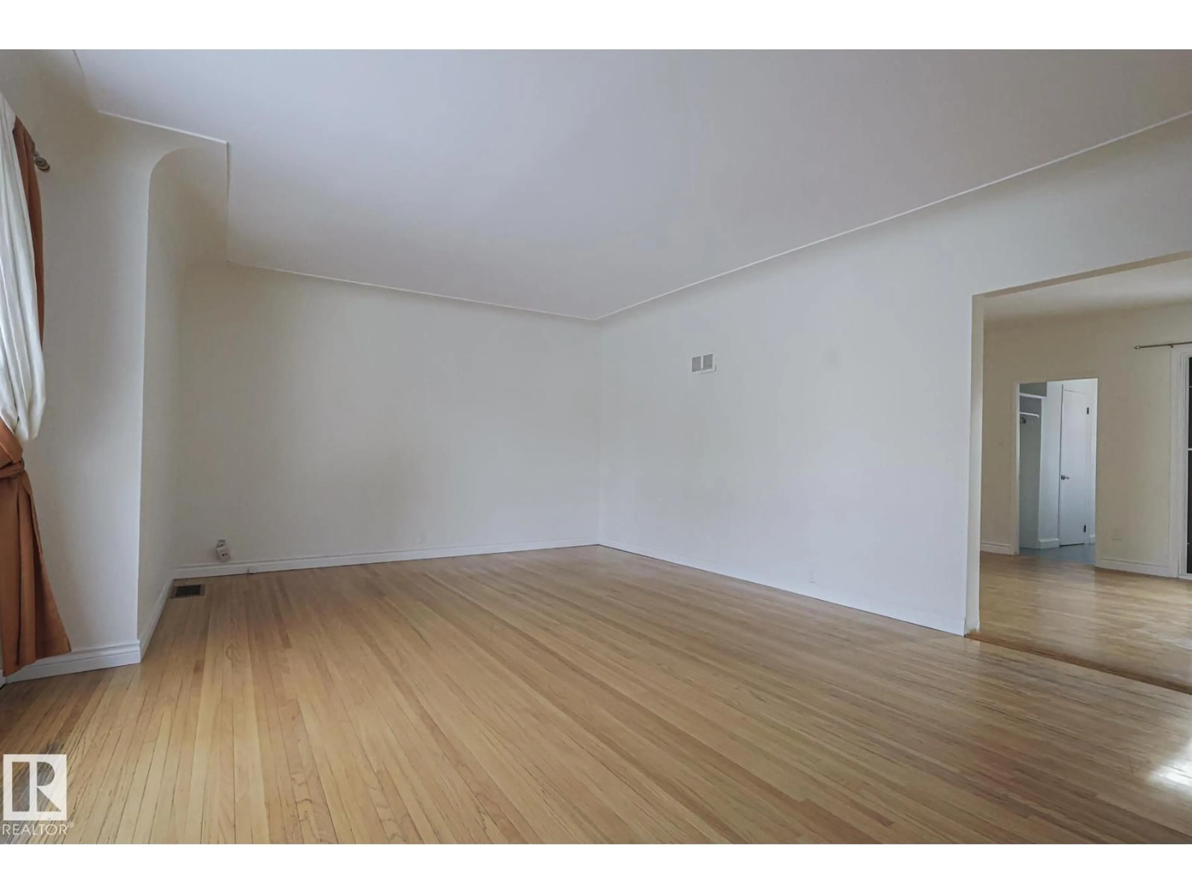 A pic of a room for 11507 72 AV, Edmonton Alberta T6G0B7