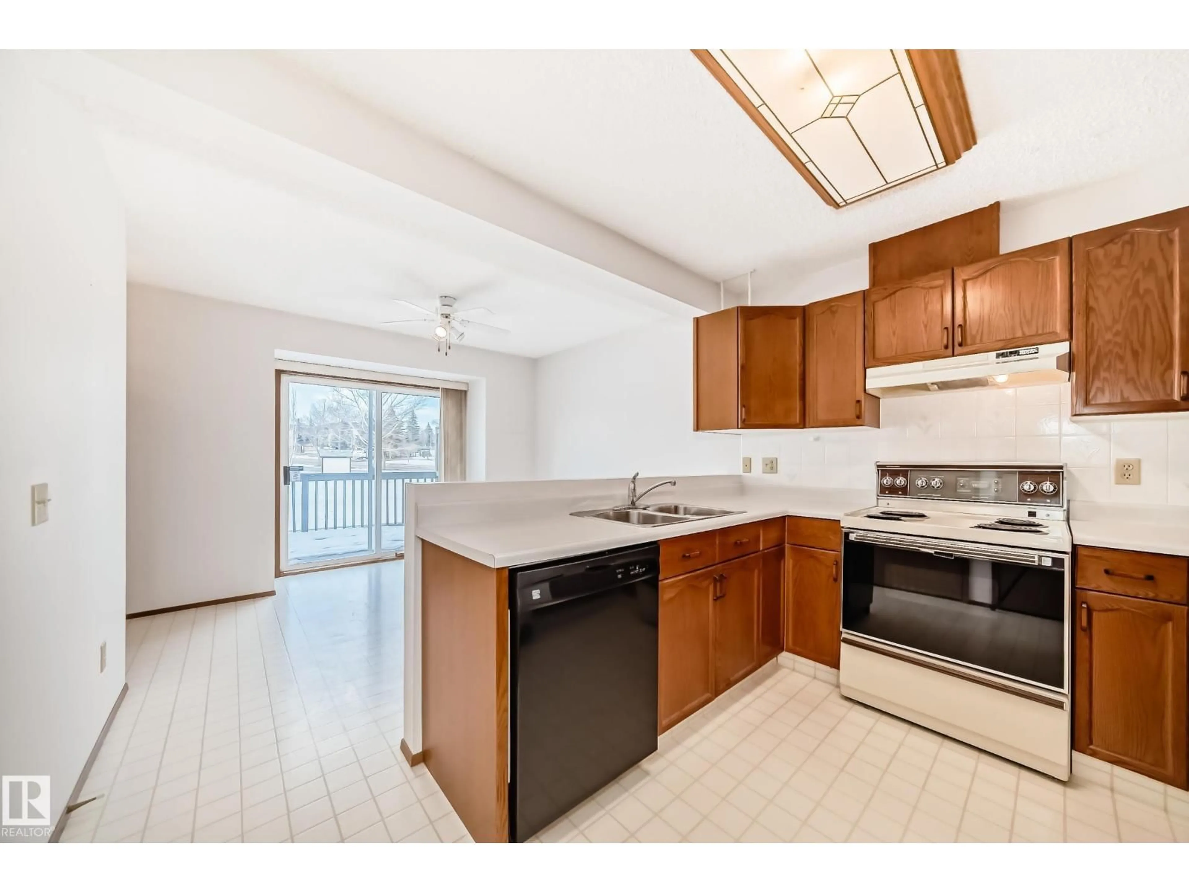 Unknown for 1 - 108 ABERDEEN WY, Stony Plain Alberta T7Z1M9