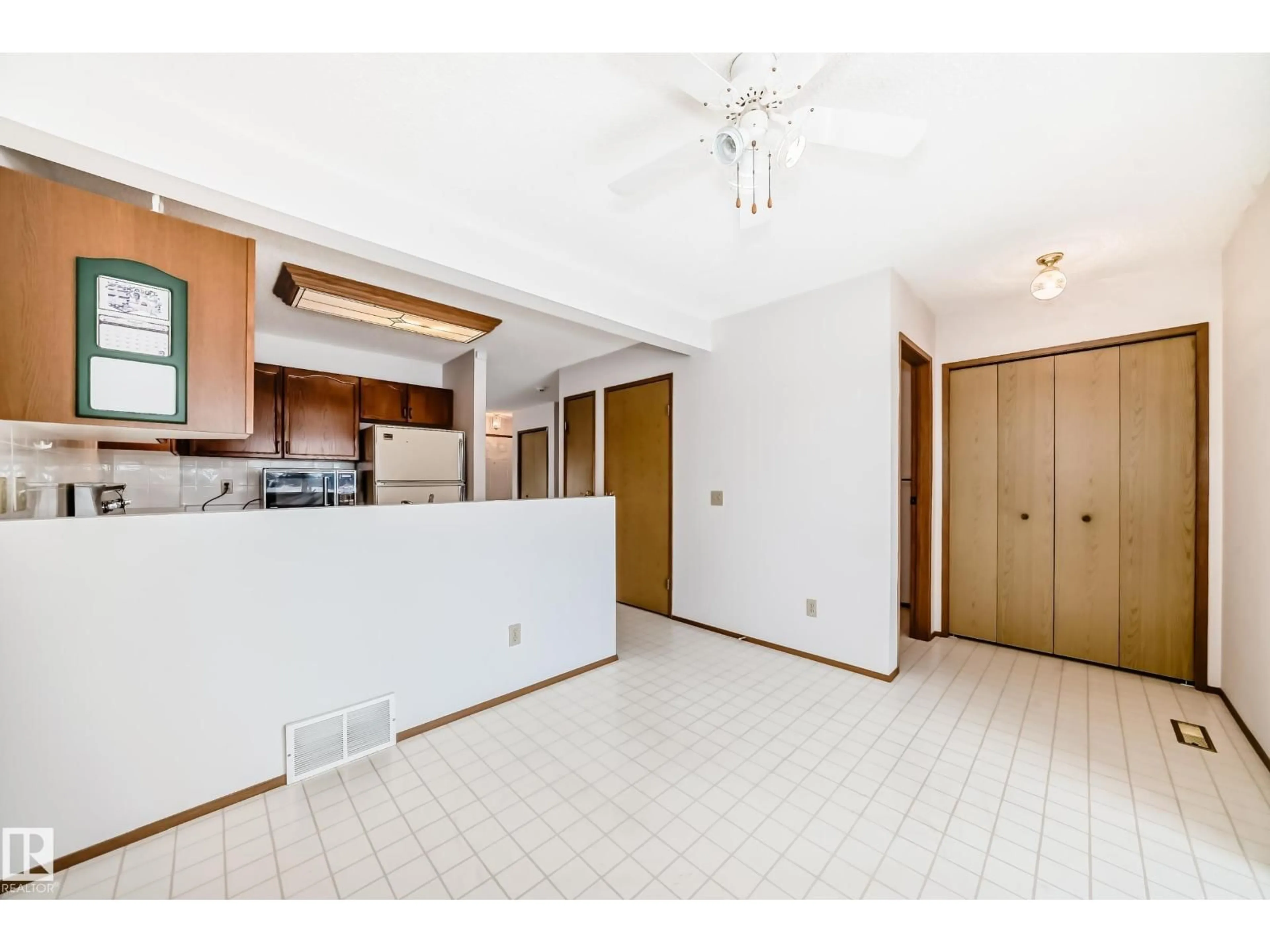 Unknown for 1 - 108 ABERDEEN WY, Stony Plain Alberta T7Z1M9