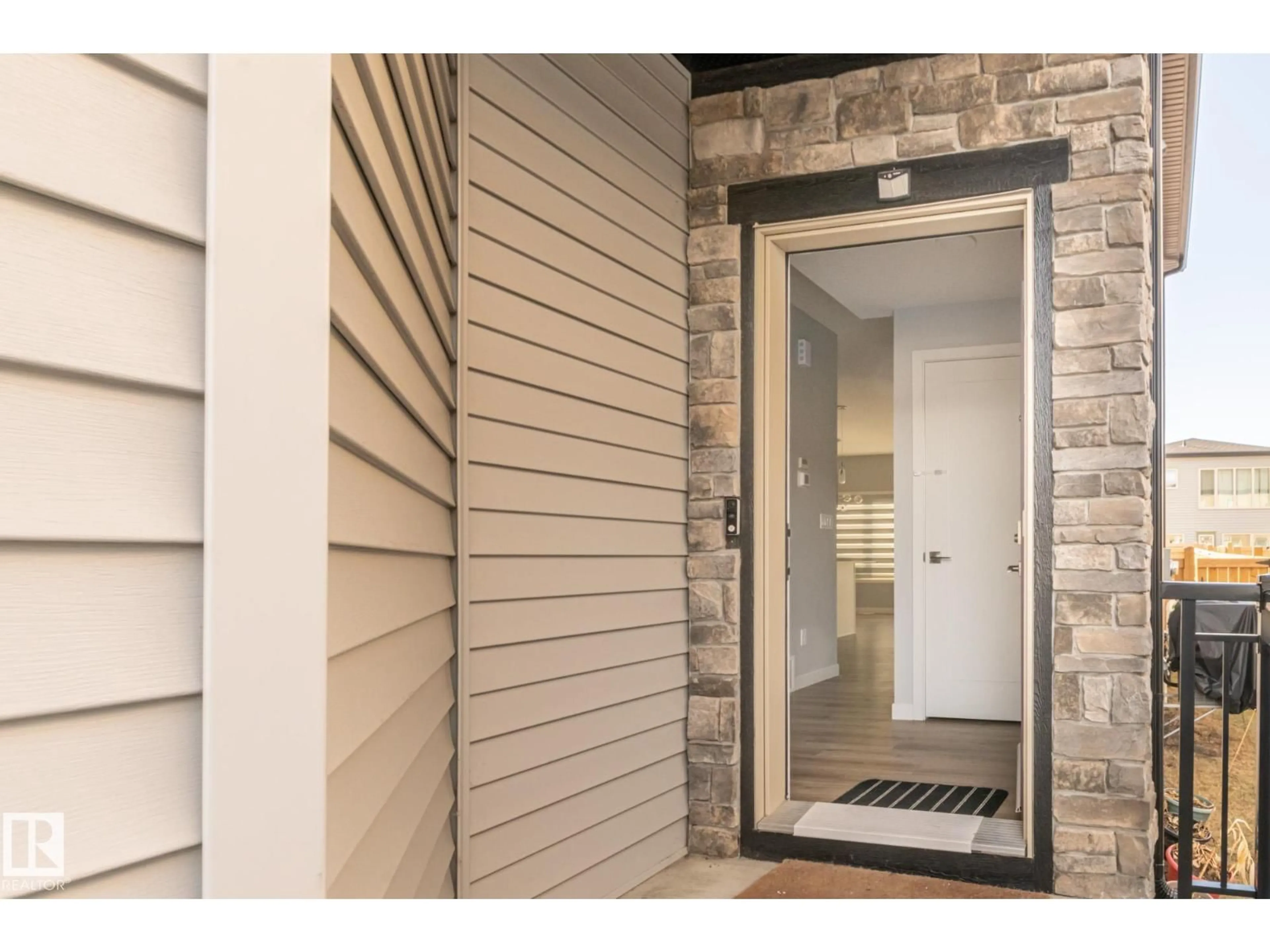 Indoor entryway for 103 GARNEAU GA, Spruce Grove Alberta T7X2Y6