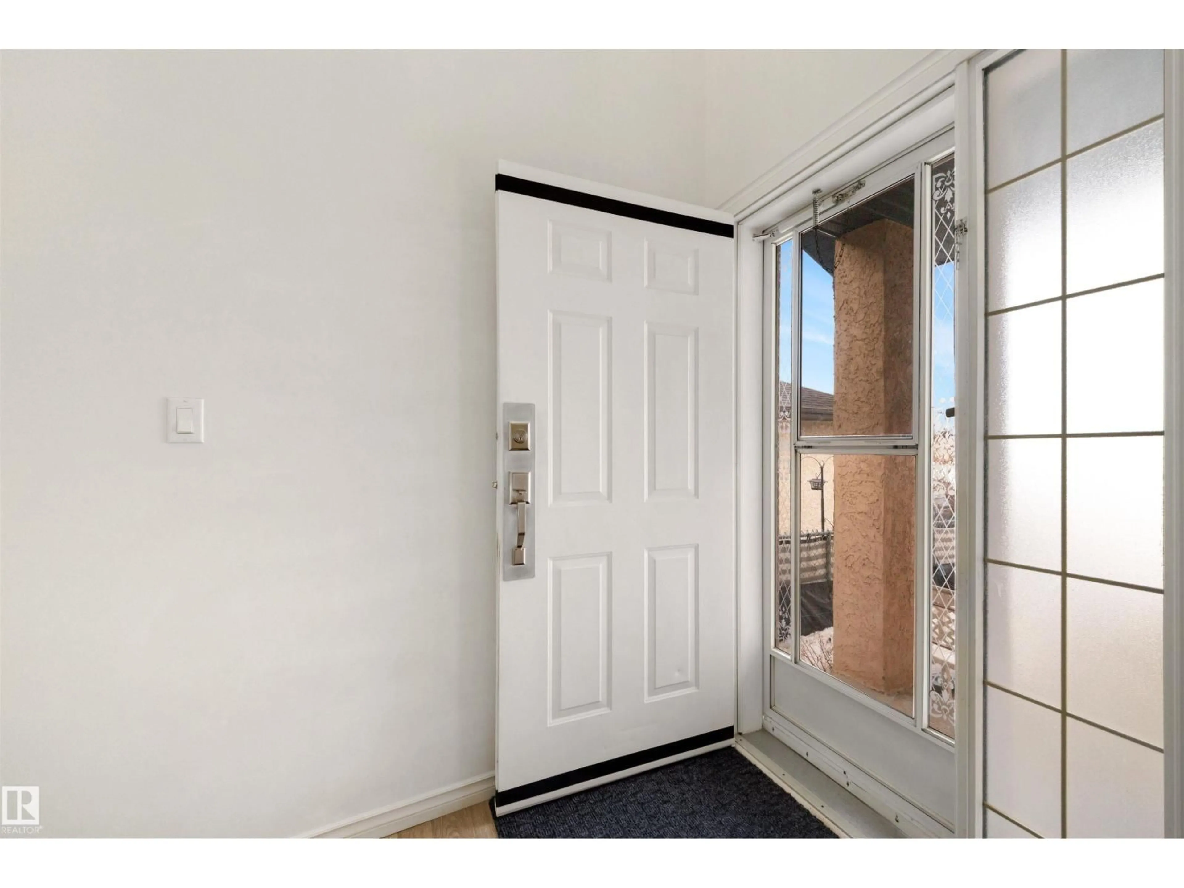 Indoor entryway for NW - 12711 128 ST, Edmonton Alberta T5L1E2