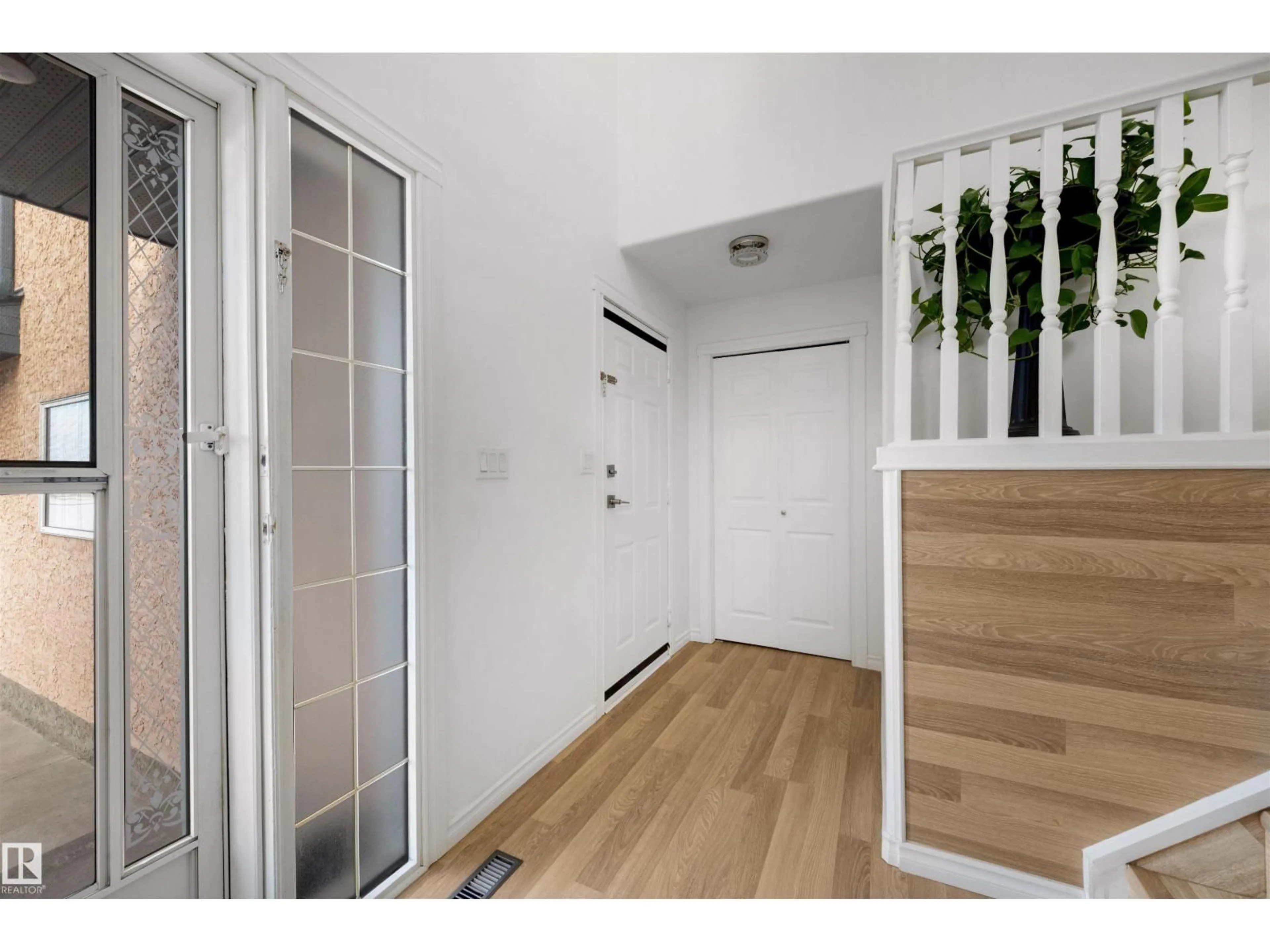 Indoor entryway for NW - 12711 128 ST, Edmonton Alberta T5L1E2