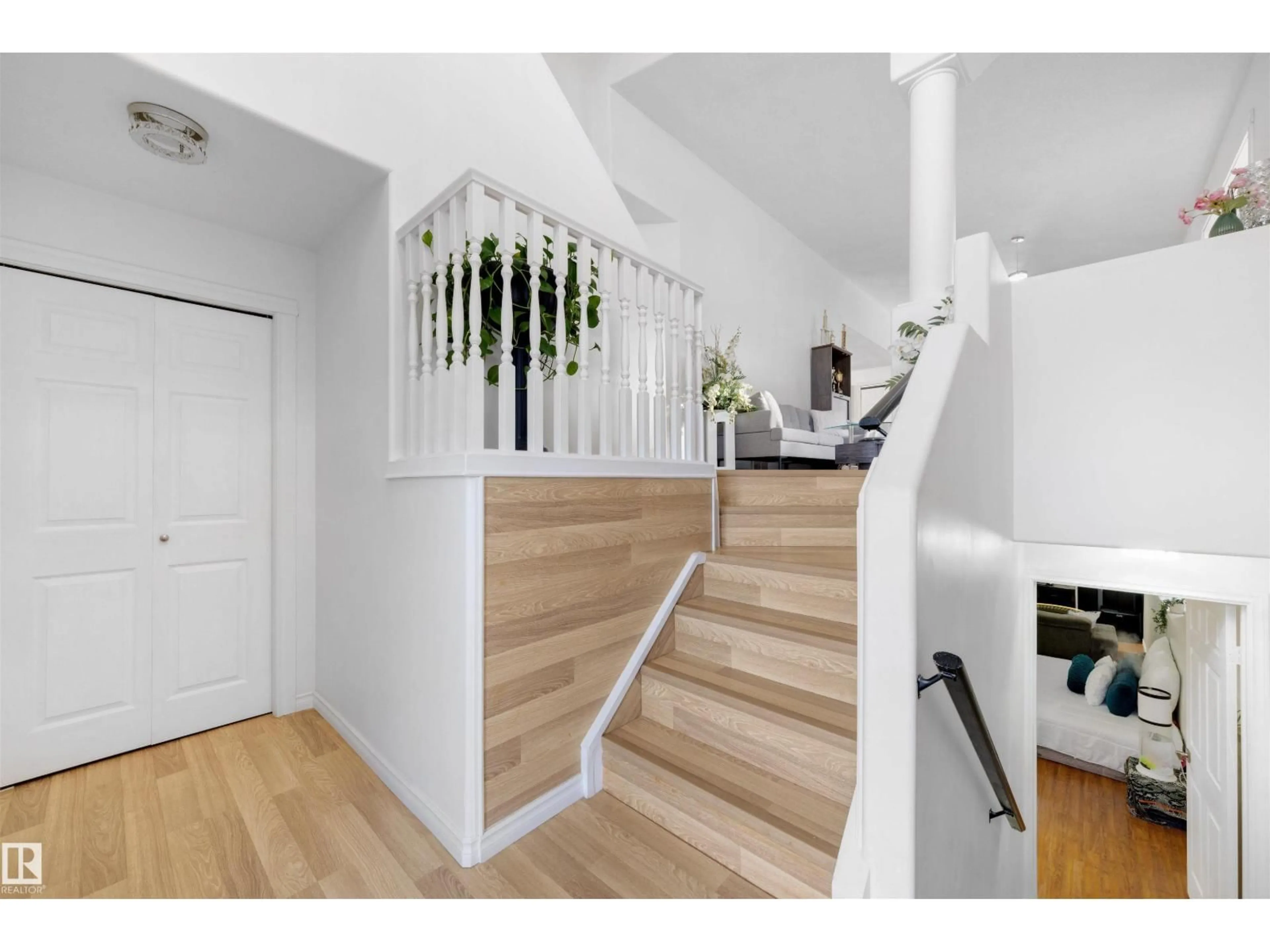 Stairs for NW - 12711 128 ST, Edmonton Alberta T5L1E2
