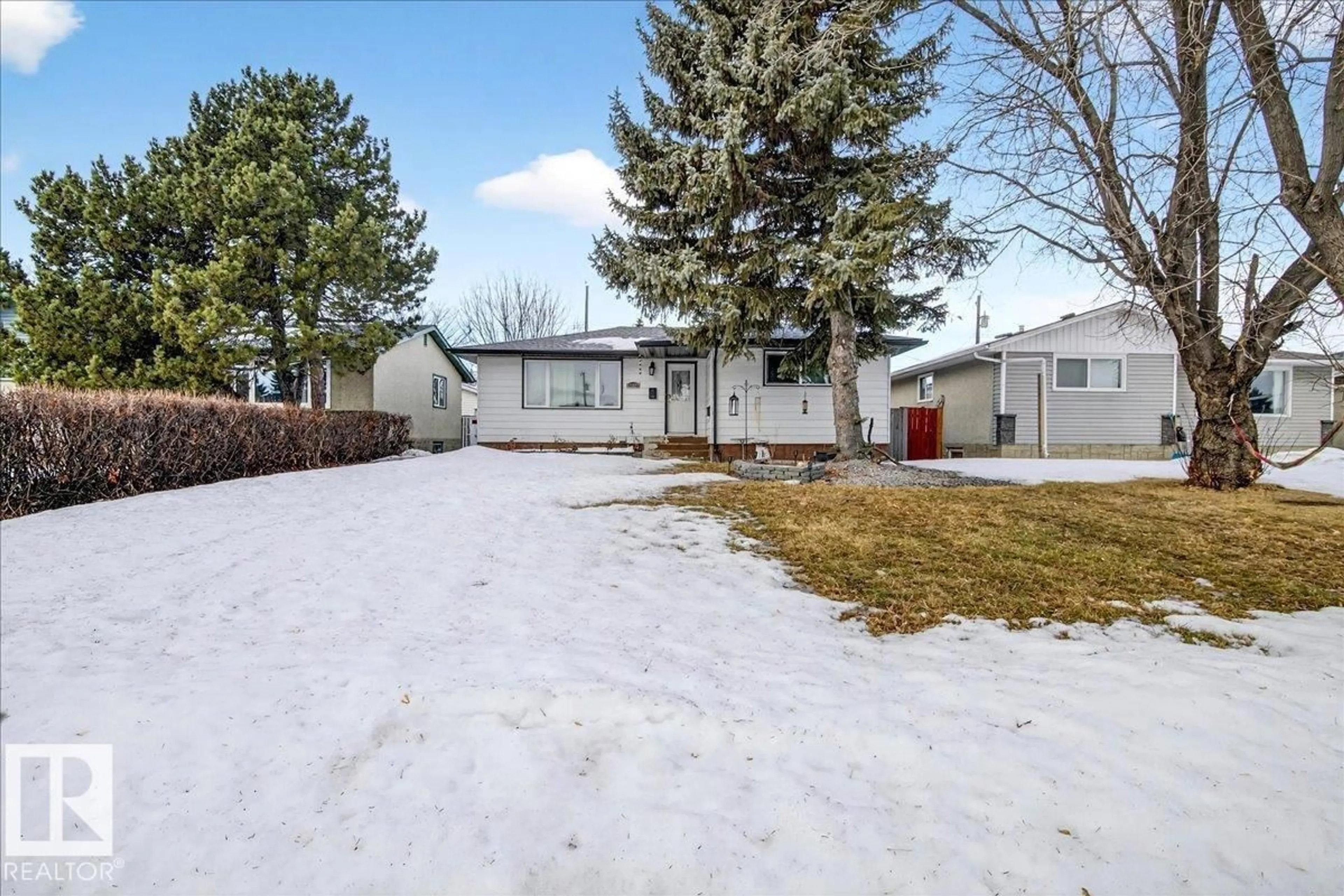 A pic from outside/outdoor area/front of a property/back of a property/a pic from drone, street for 13320 123 ST, Edmonton Alberta T5L0L9