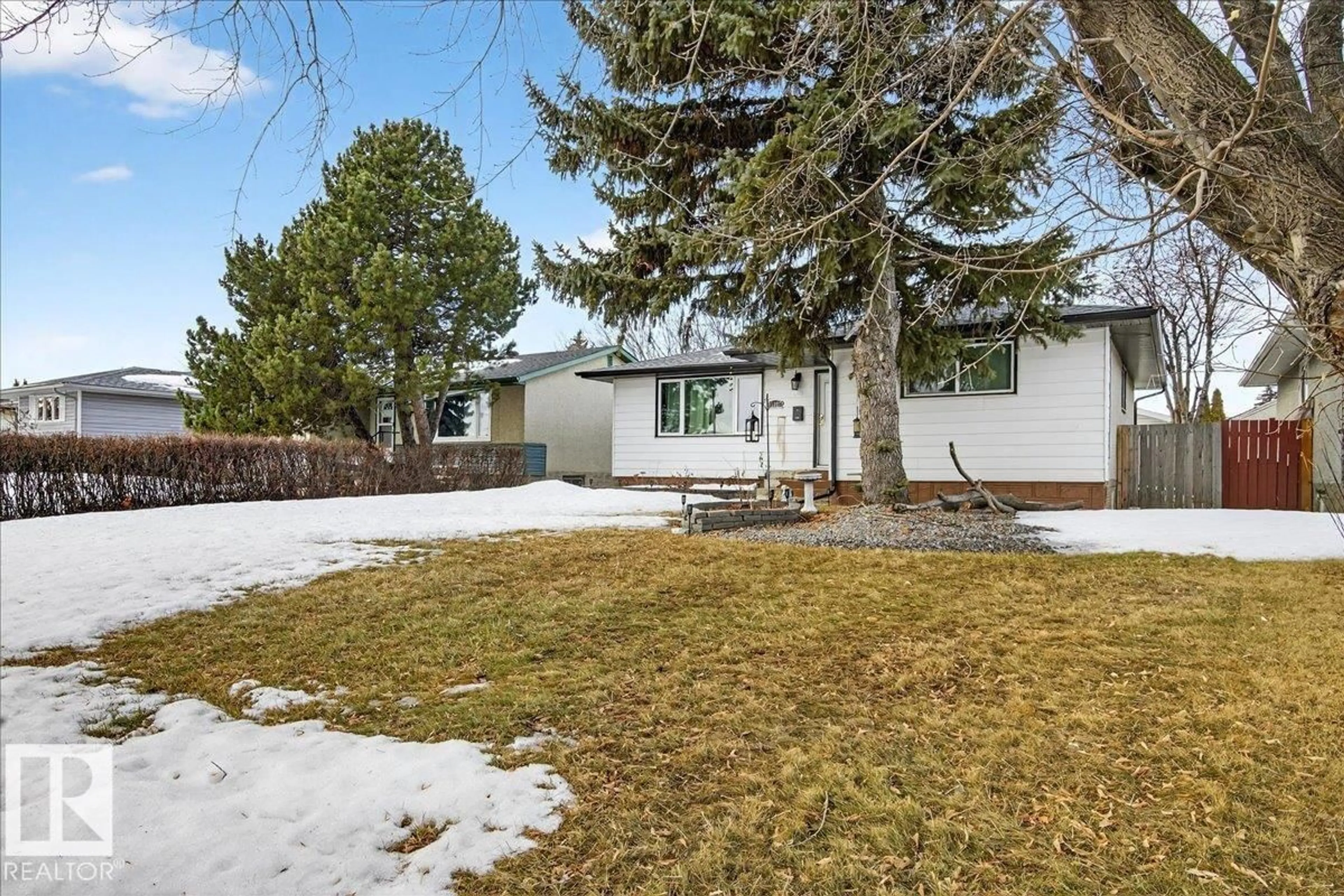 A pic from outside/outdoor area/front of a property/back of a property/a pic from drone, street for 13320 123 ST, Edmonton Alberta T5L0L9