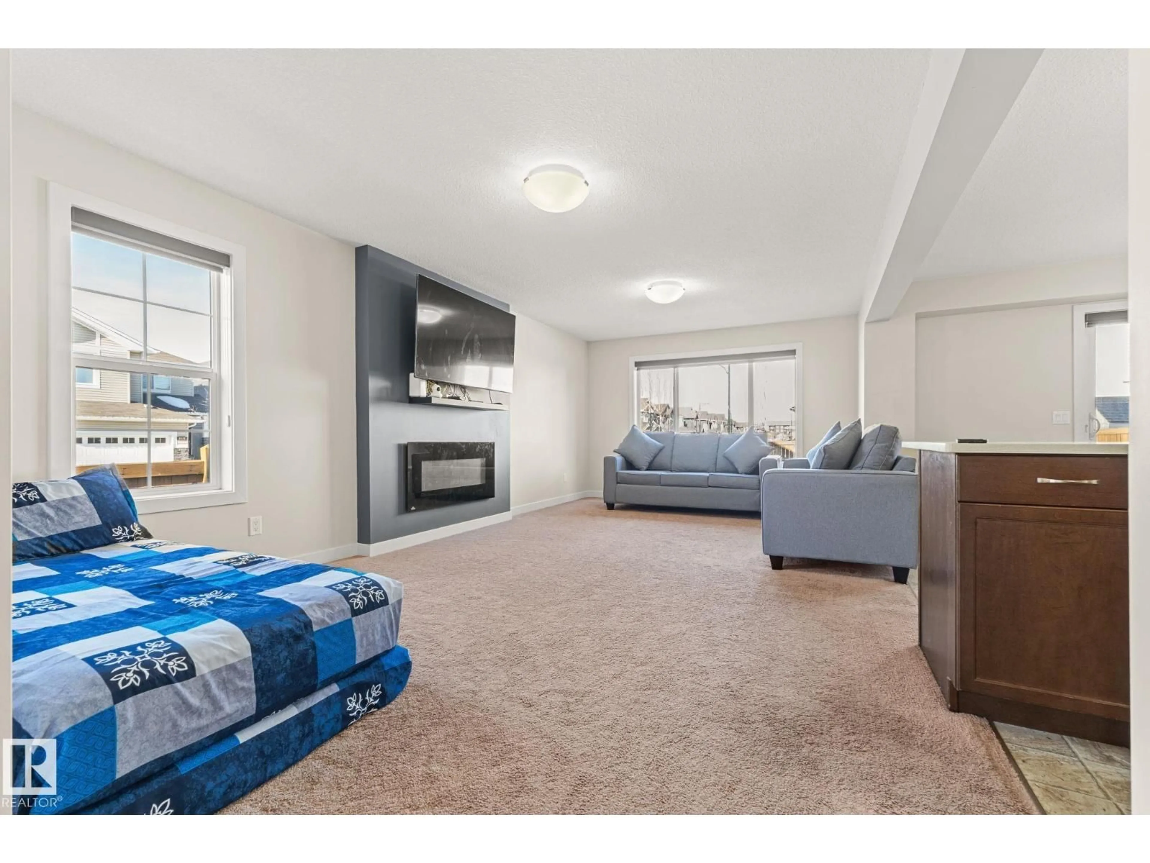 A pic of a room for 724 40 AV, Edmonton Alberta T6T0T3