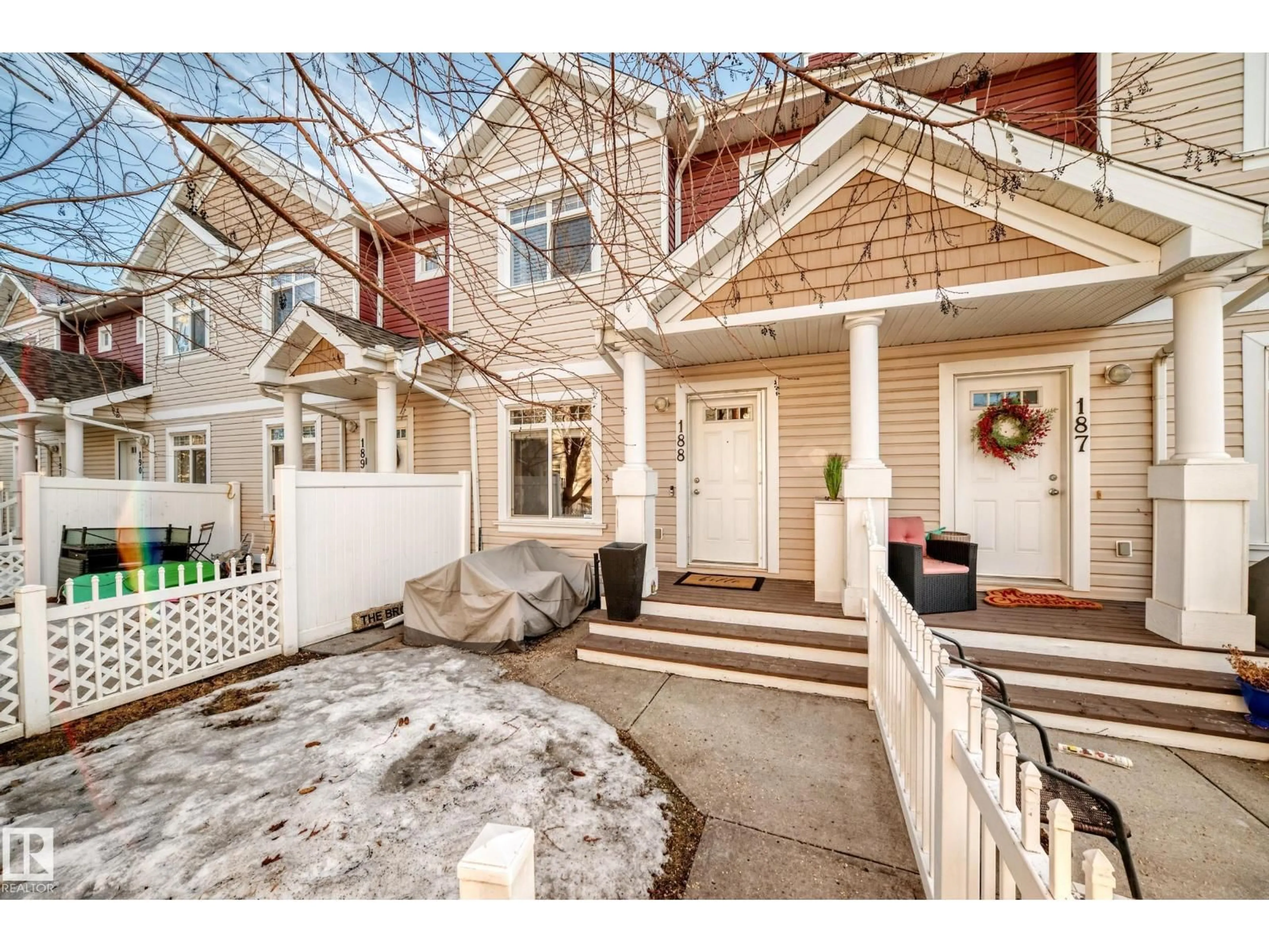 Indoor entryway for #188 - 1804 70 ST, Edmonton Alberta T6X0H4