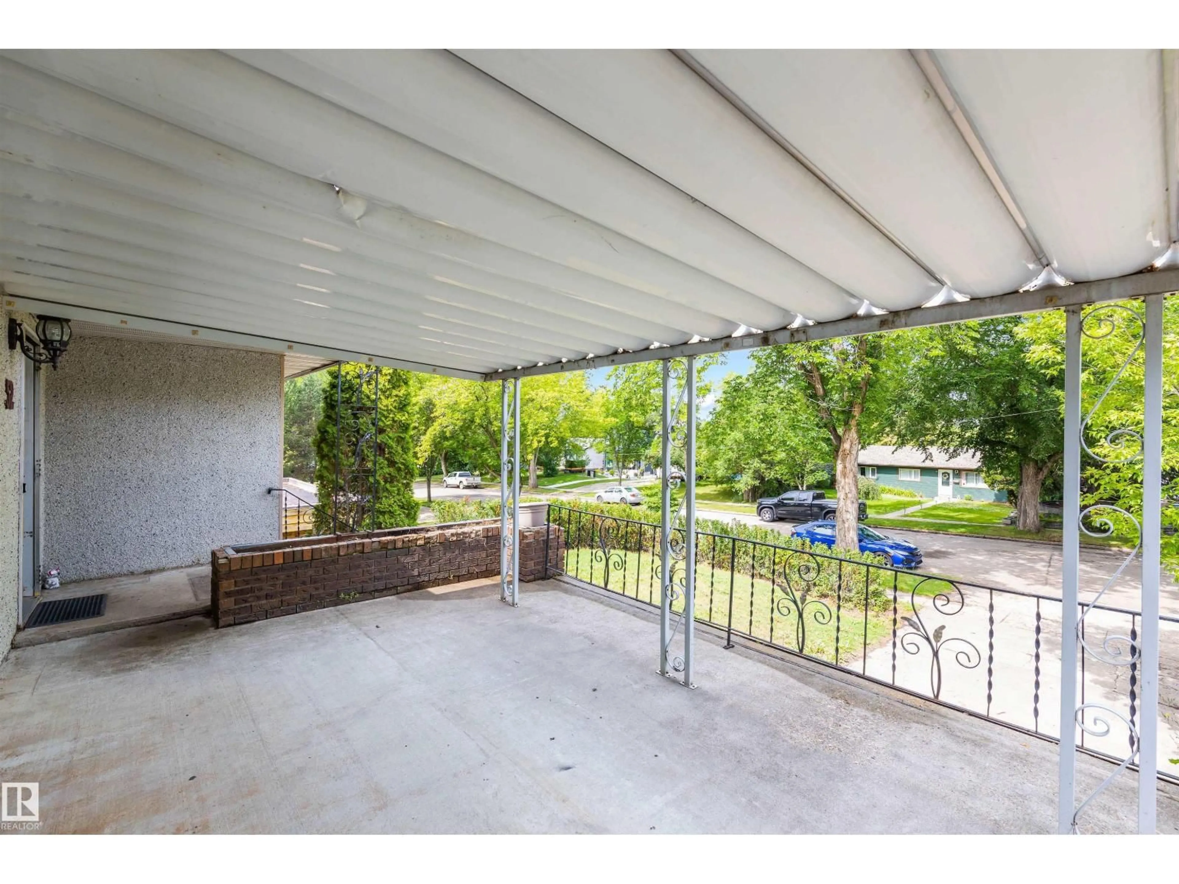 Patio, street for 52 BELMONT DR, St. Albert Alberta T8N0C7