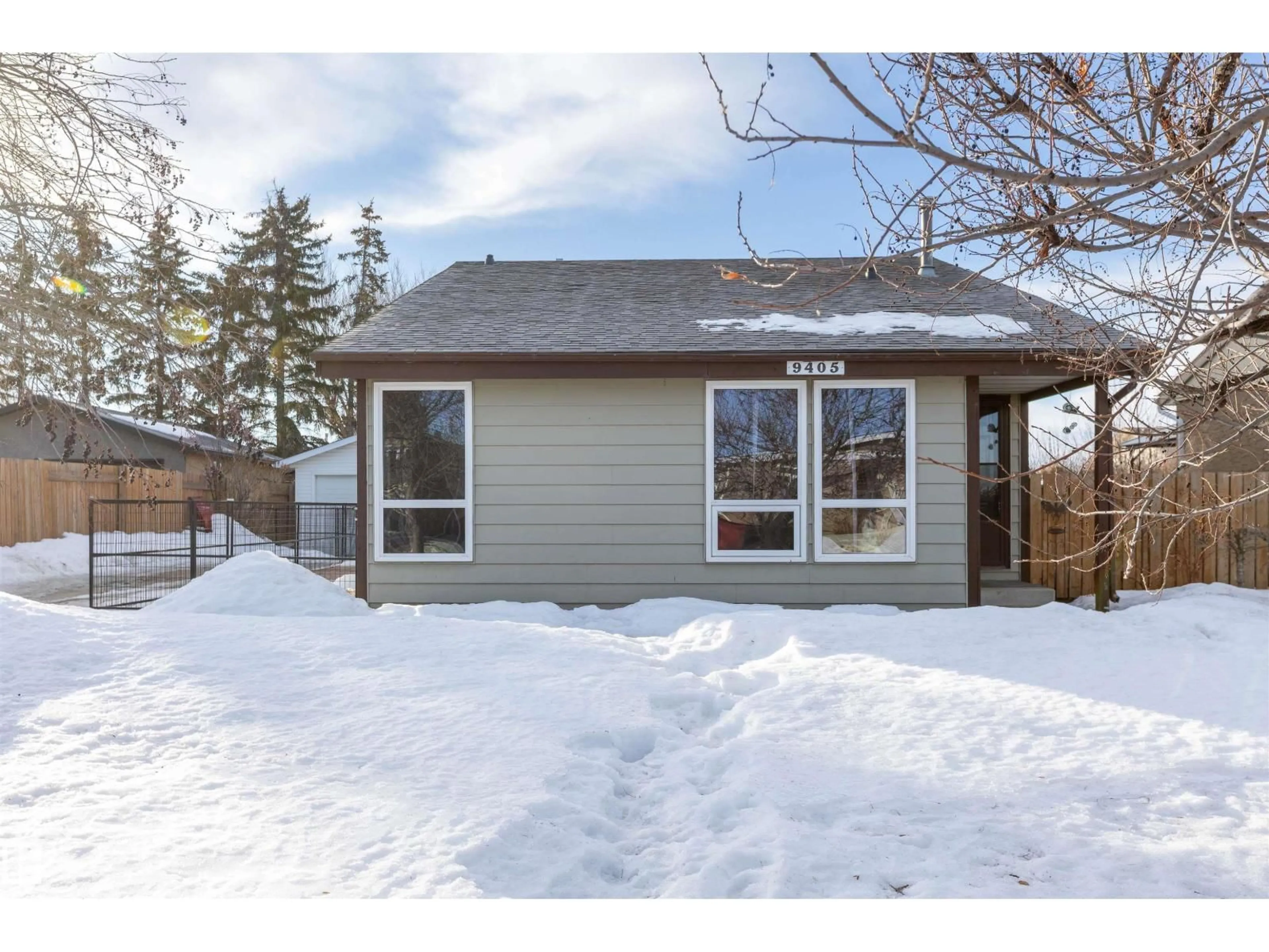 Shed for 9405 98 AV, Morinville Alberta T8R1J4