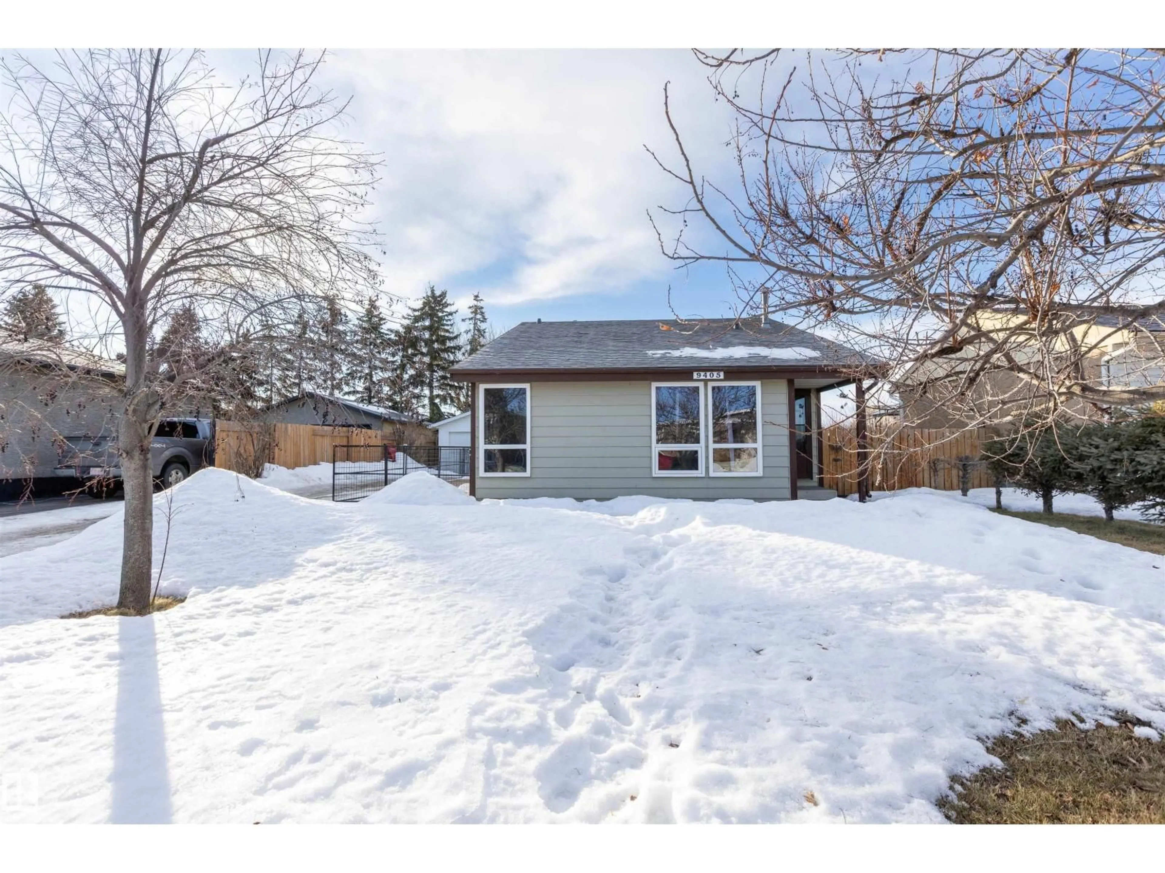 Shed for 9405 98 AV, Morinville Alberta T8R1J4