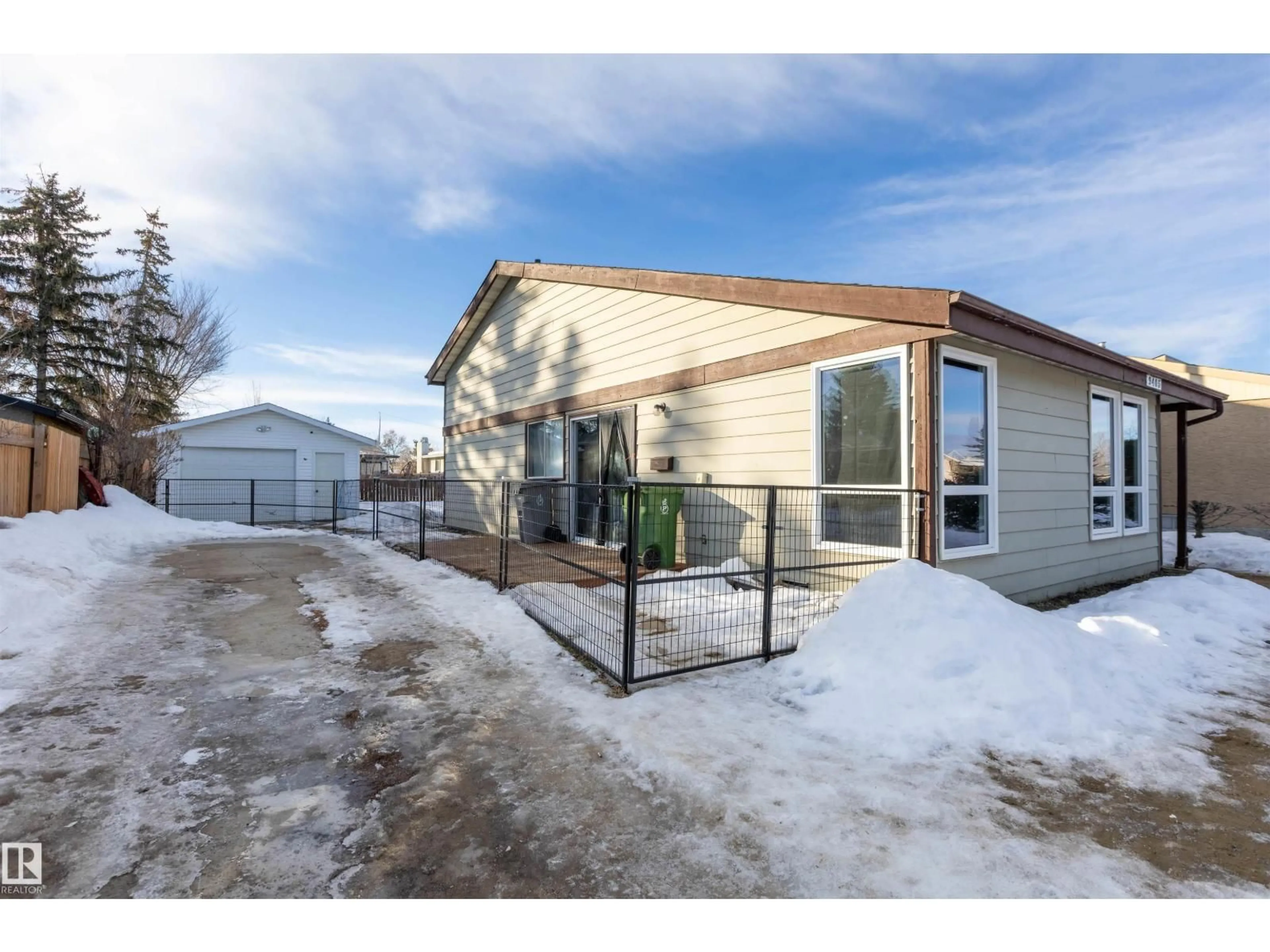 Unknown for 9405 98 AV, Morinville Alberta T8R1J4