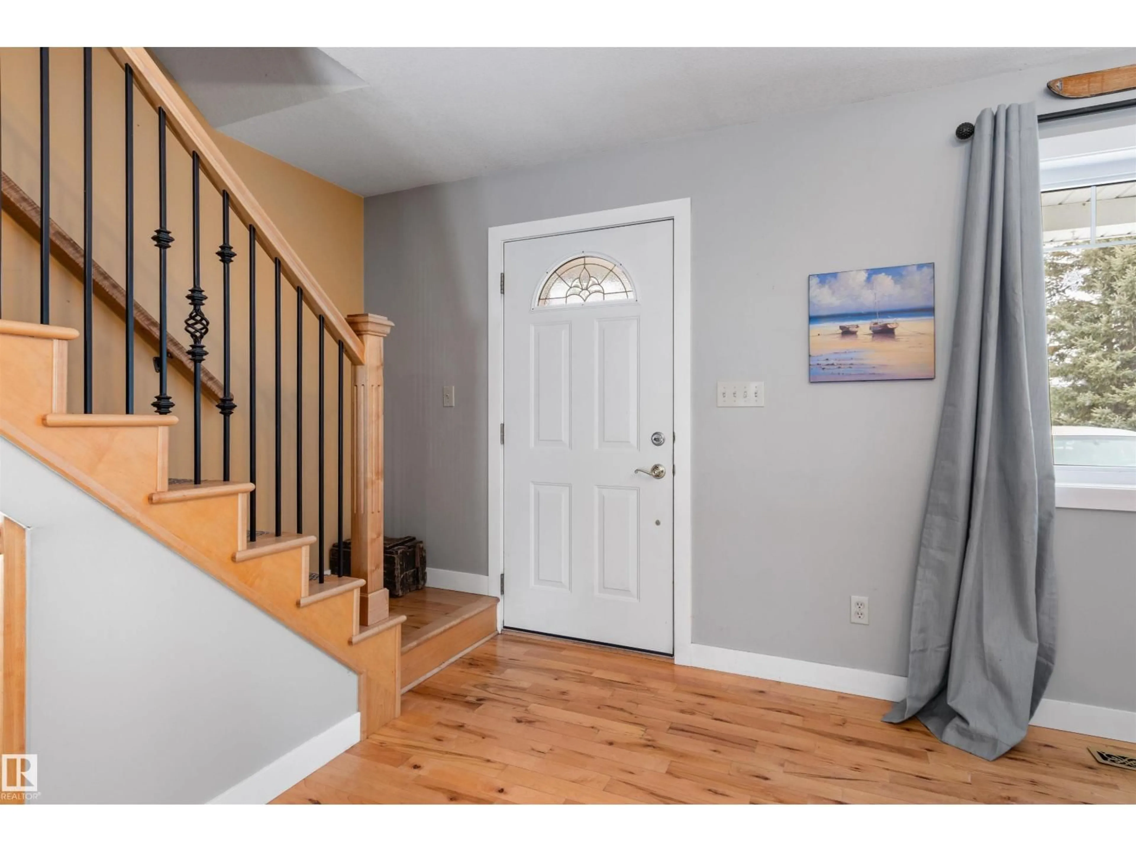 Indoor entryway for 405 - 55061 TWP ROAD 462, Rural Wetaskiwin County Alberta T0C0T0