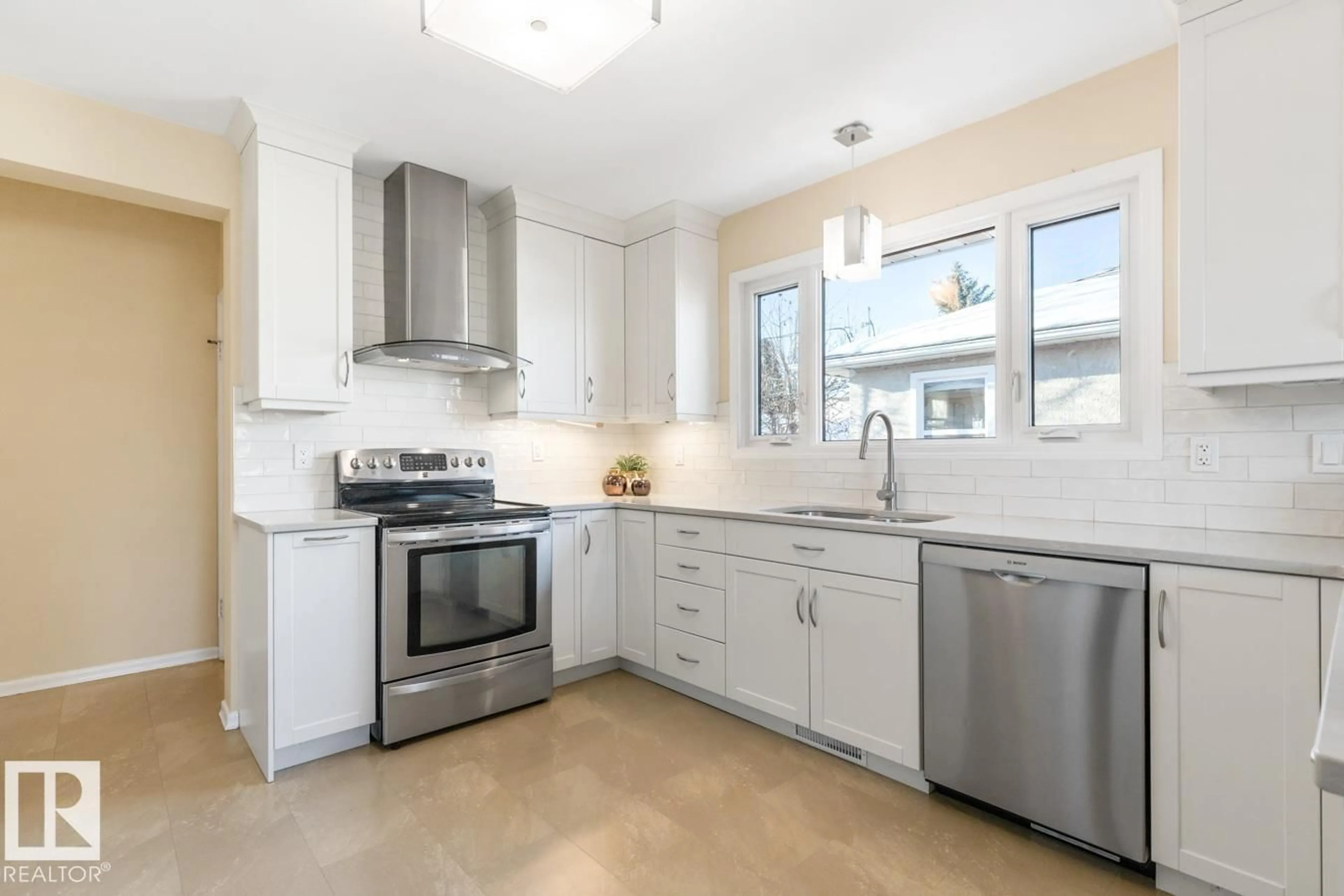 Open concept kitchen, ceramic/tile floor for 8707 STRATHEARN DR, Edmonton Alberta T6C4C8