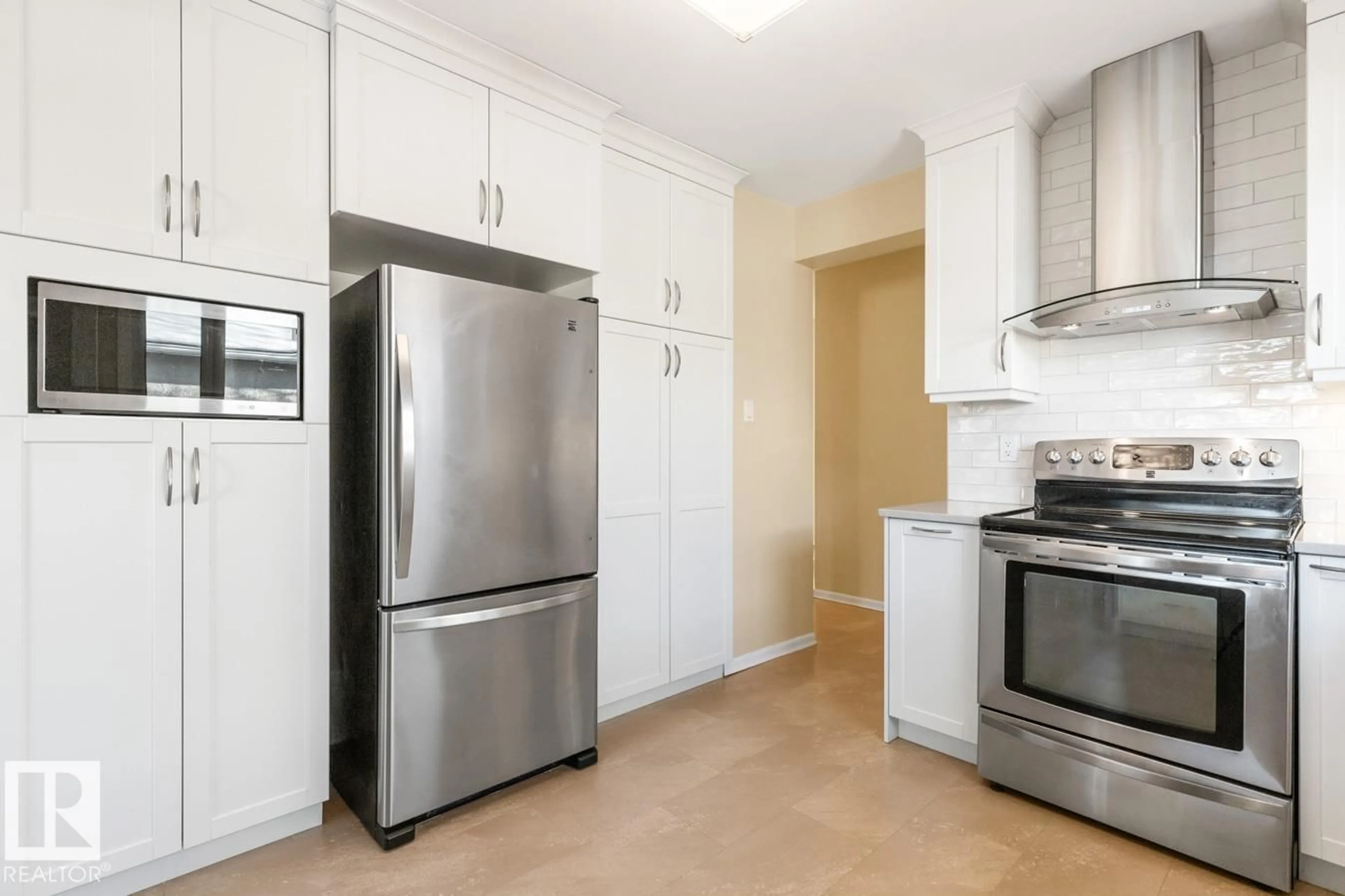 Standard kitchen, unknown for 8707 STRATHEARN DR, Edmonton Alberta T6C4C8