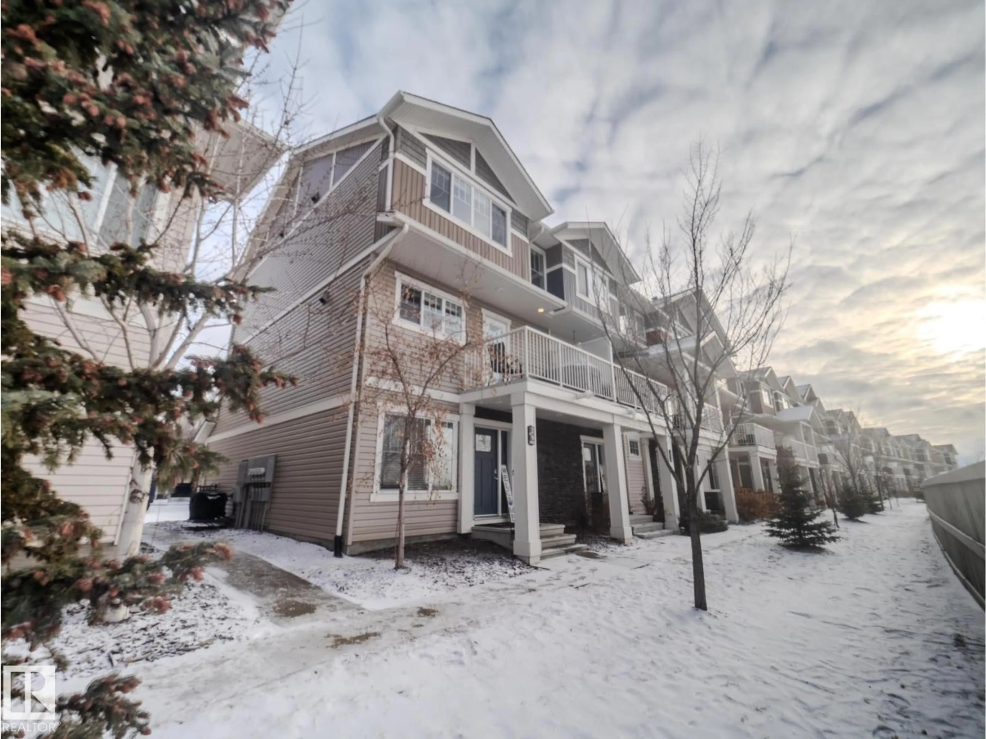 A pic from outside/outdoor area/front of a property/back of a property/a pic from drone, street for 29 17832 78 ST NW, Edmonton Alberta T5Z0P7