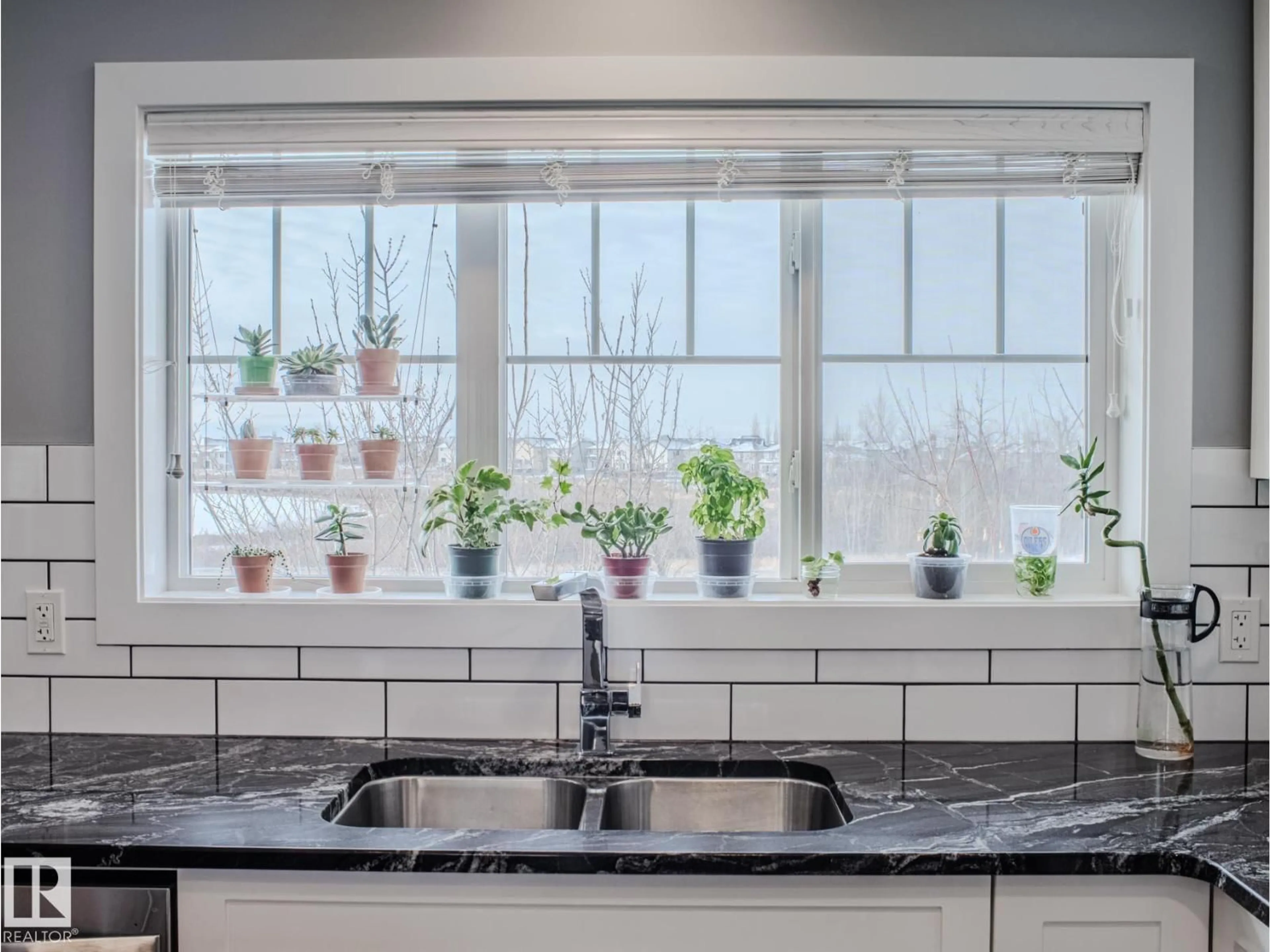 Contemporary kitchen, ceramic/tile floor for 29 17832 78 ST NW, Edmonton Alberta T5Z0P7