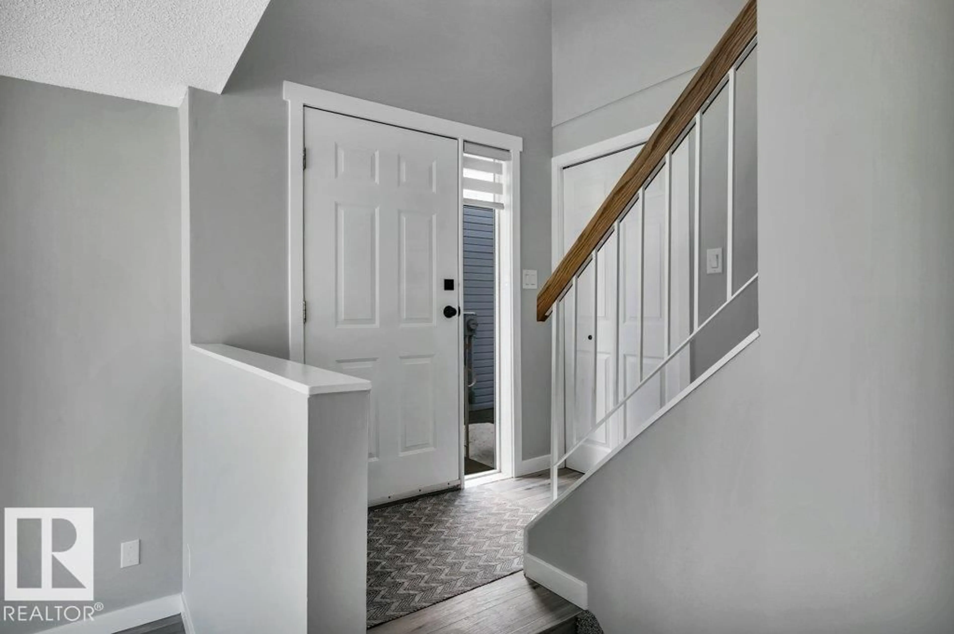Indoor entryway for #2 - 35 GRANDIN RD, St. Albert Alberta T8N5W2