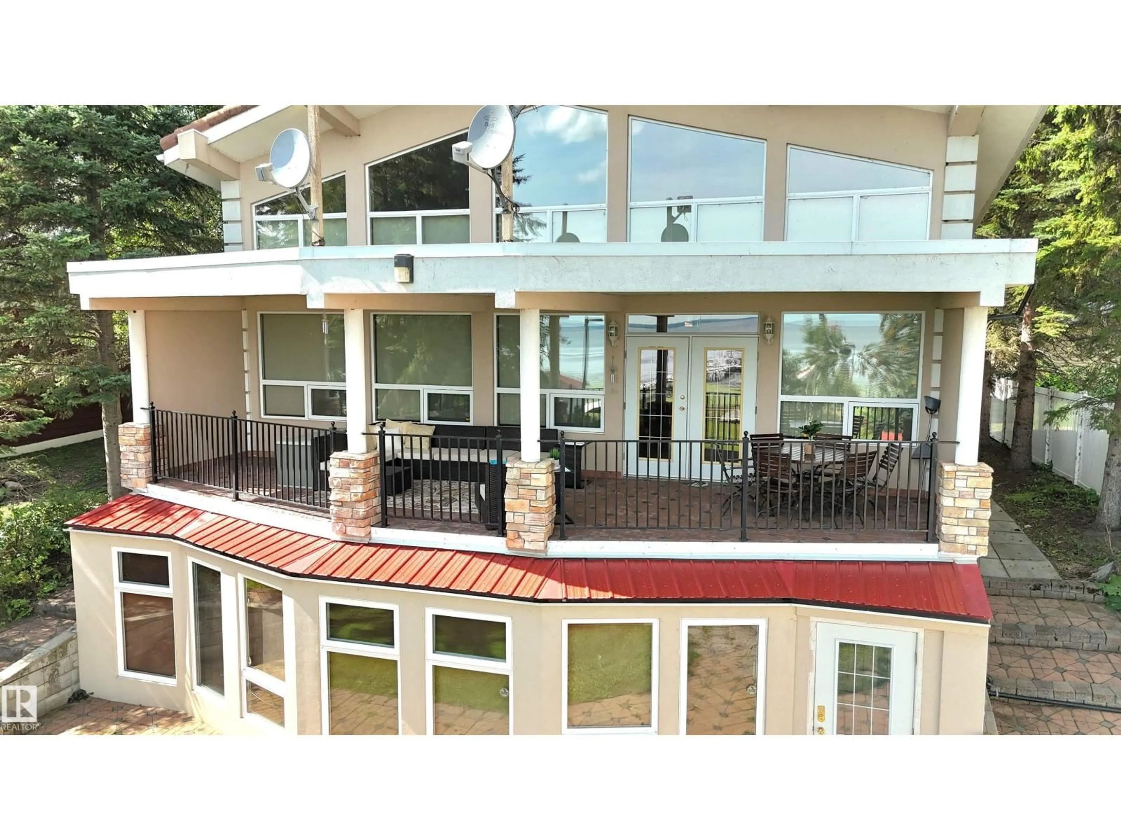 Patio, unknown for 2001 - 110 TWP 474 MITCHELL BEACH, Rural Leduc County Alberta T0C2P0