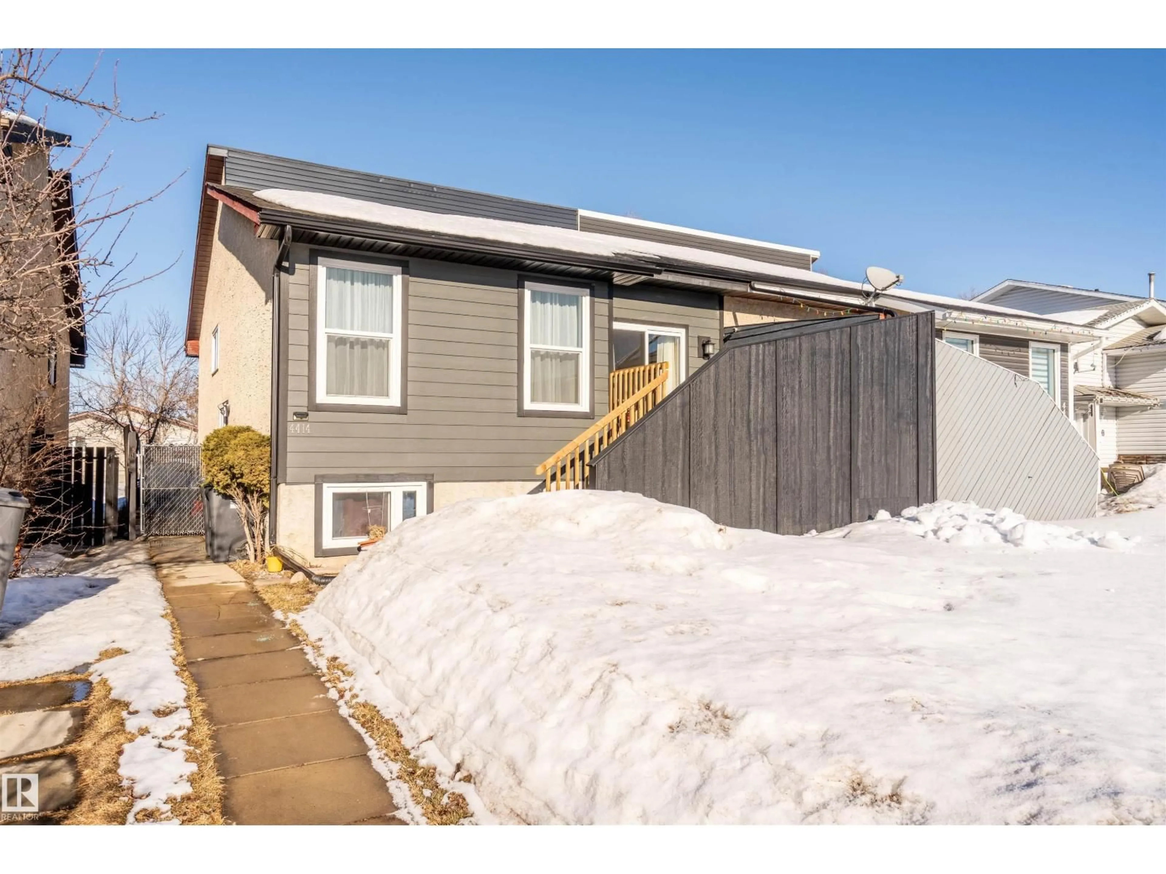 Unknown for 4414 50 AV, Cold Lake Alberta T9M2B3