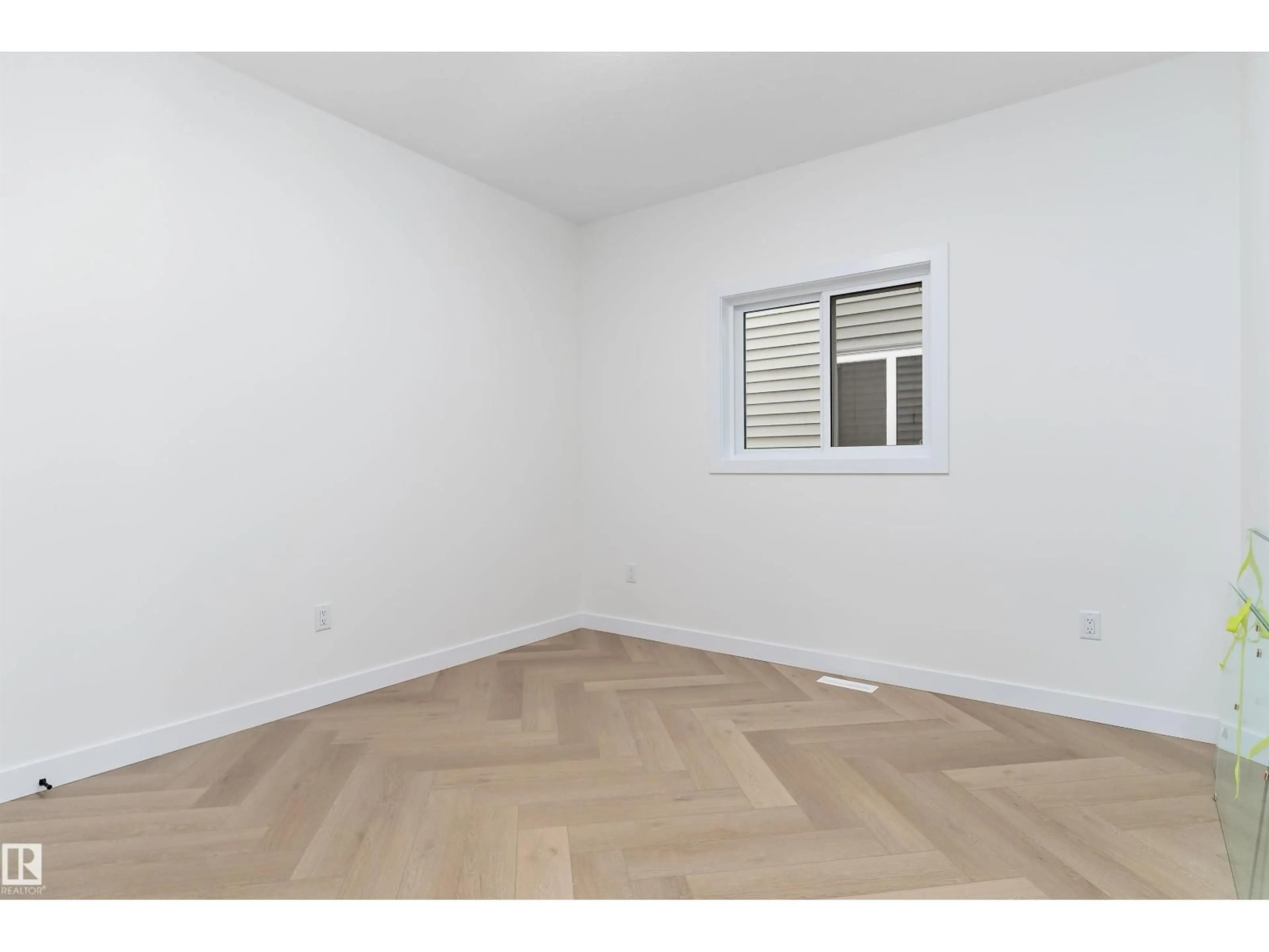 A pic of a room for 8916 MAYDAY WY, Edmonton Alberta T6X3E9