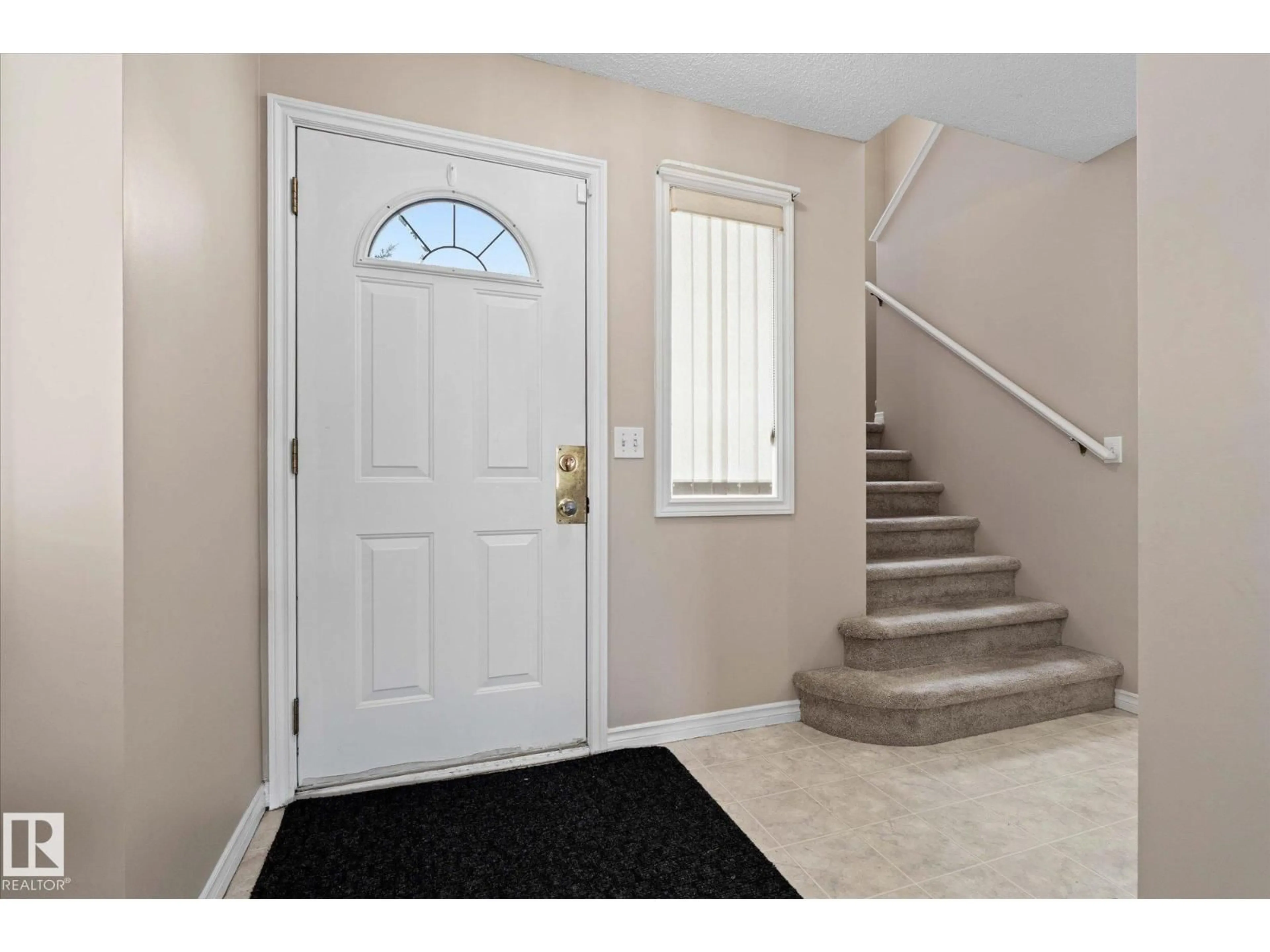 Indoor entryway for 4804 147 AV, Edmonton Alberta T5Y2X2