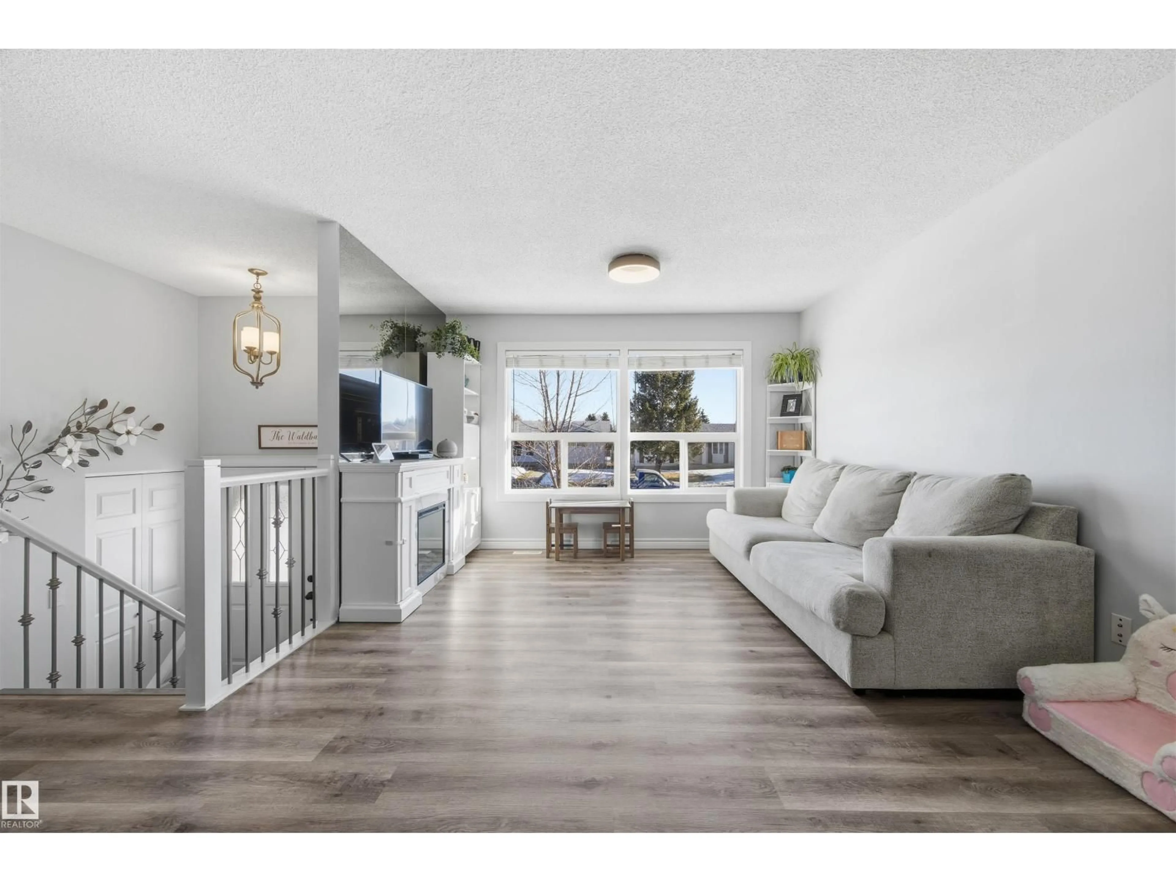 Living room with furniture, unknown for 848 MILLBOURNE RD E, Edmonton Alberta T6K0S3