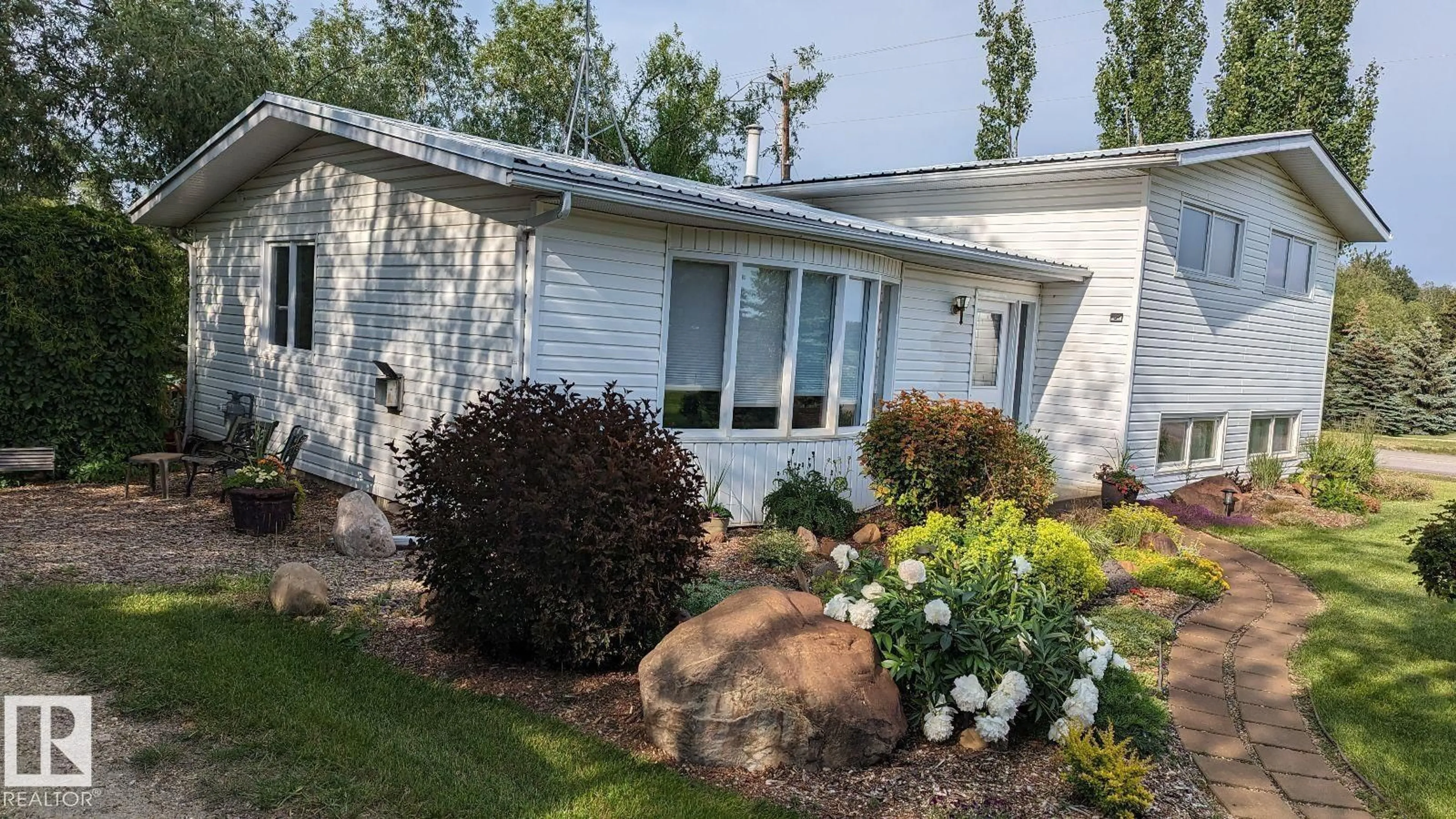 Home with vinyl exterior material, unknown for 54500 - 106 RGE ROAD 275, Rural Sturgeon County Alberta T8R1Z1